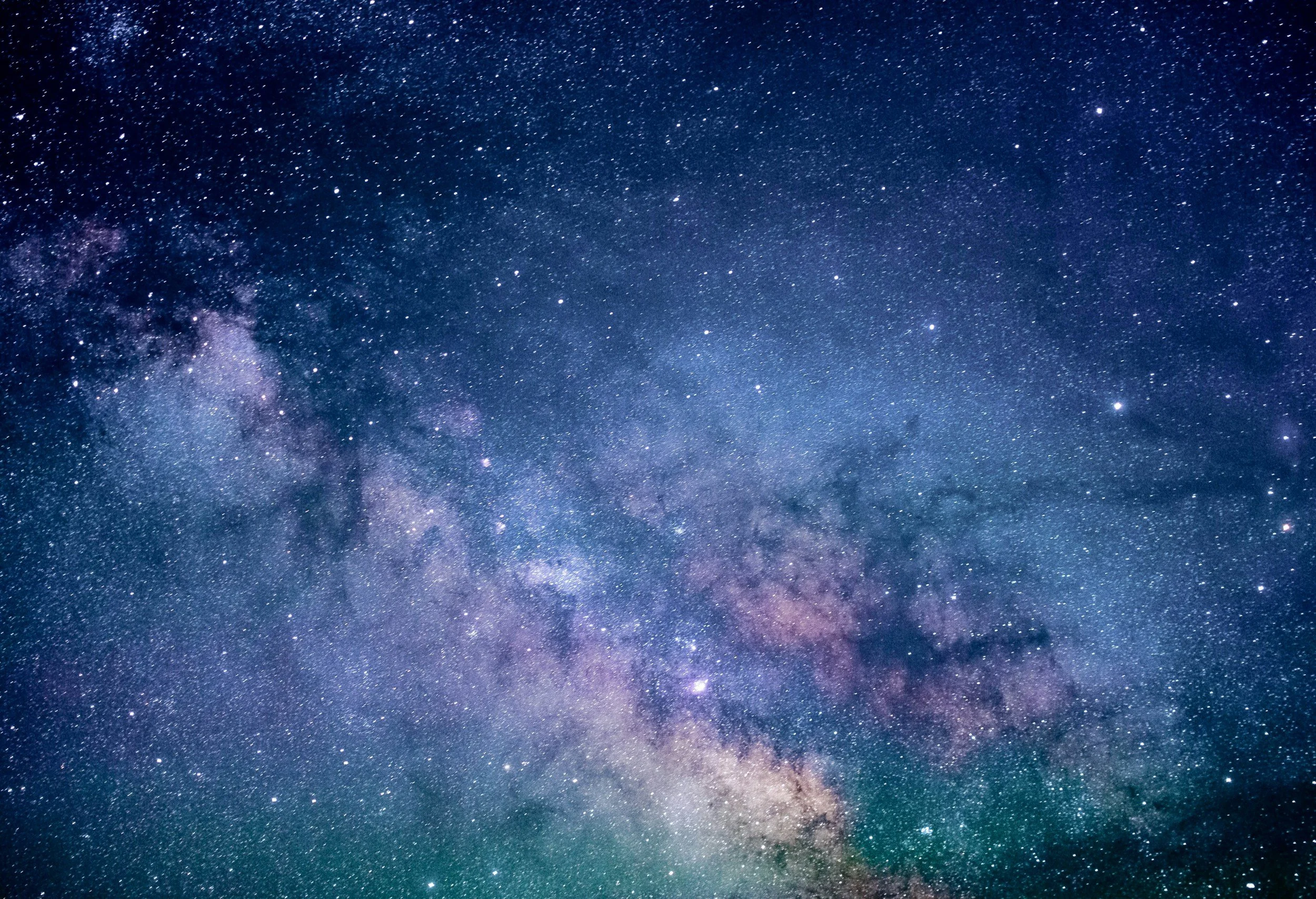 Star-filled night sky and Milky Way, representing extraordinary experiences and spiritual exploration through specialized hypnosis.