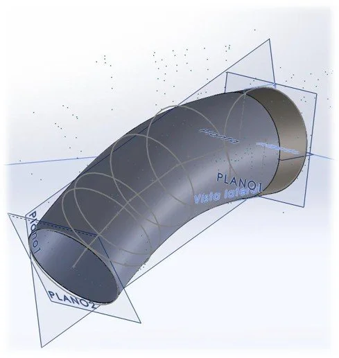 Vista en perspectiva de un tubo metálico curvado en un modelo tridimensional con líneas y planos de construcción en un fondo blanco.