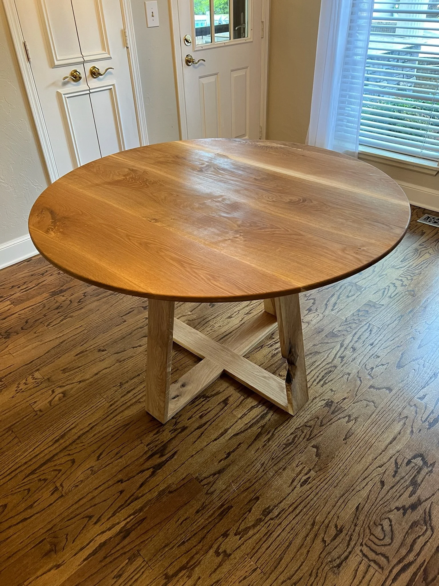 48" Round White Oak Kitchen Table
