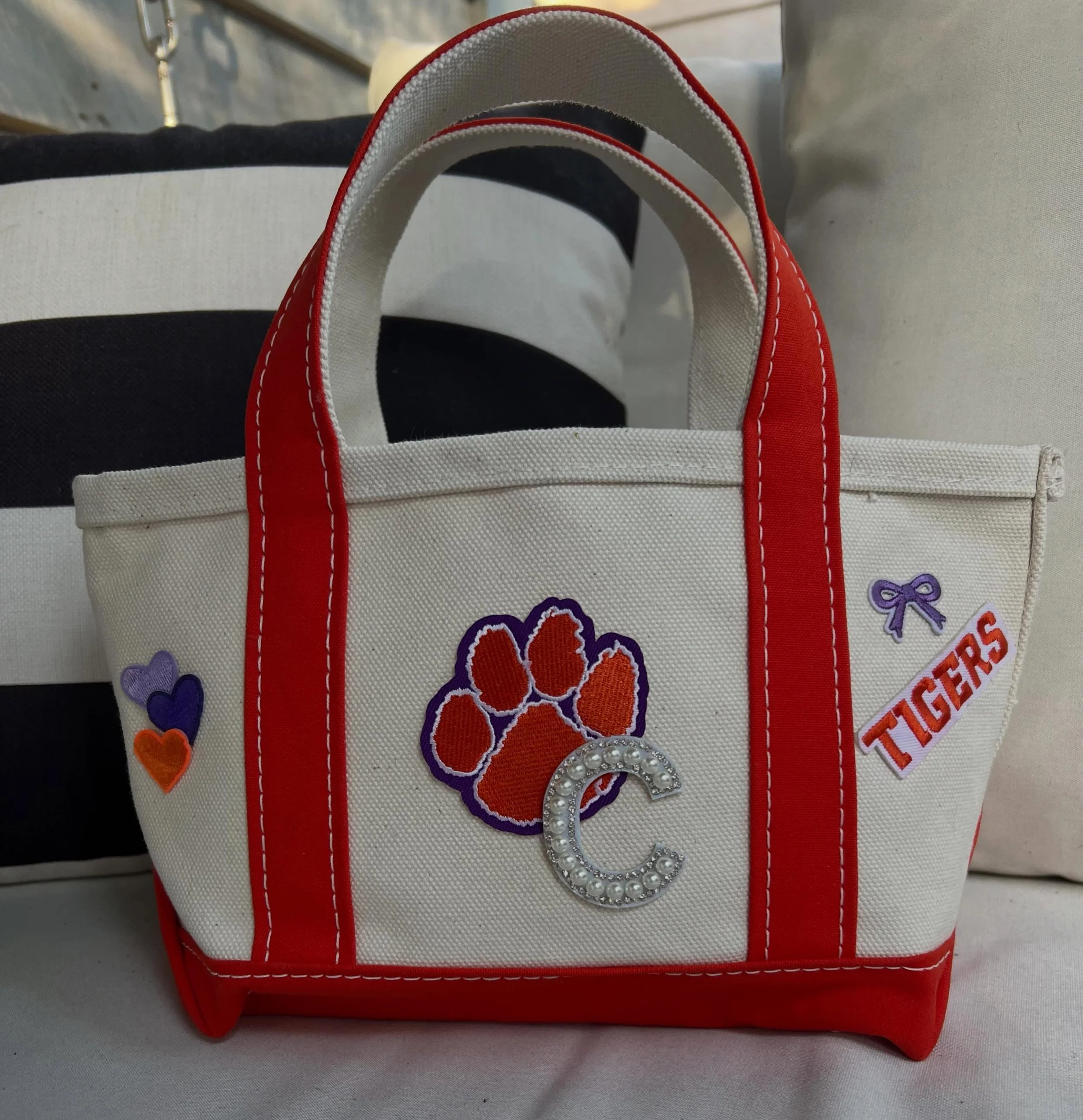 We&rsquo;ve been busy over here getting Rush ready! 
All sizes available and lots of schools to choose from. 🧡💜❤️

DM us for your Rush Tote now!

#rush #customtotebag #classof2030 #sorority