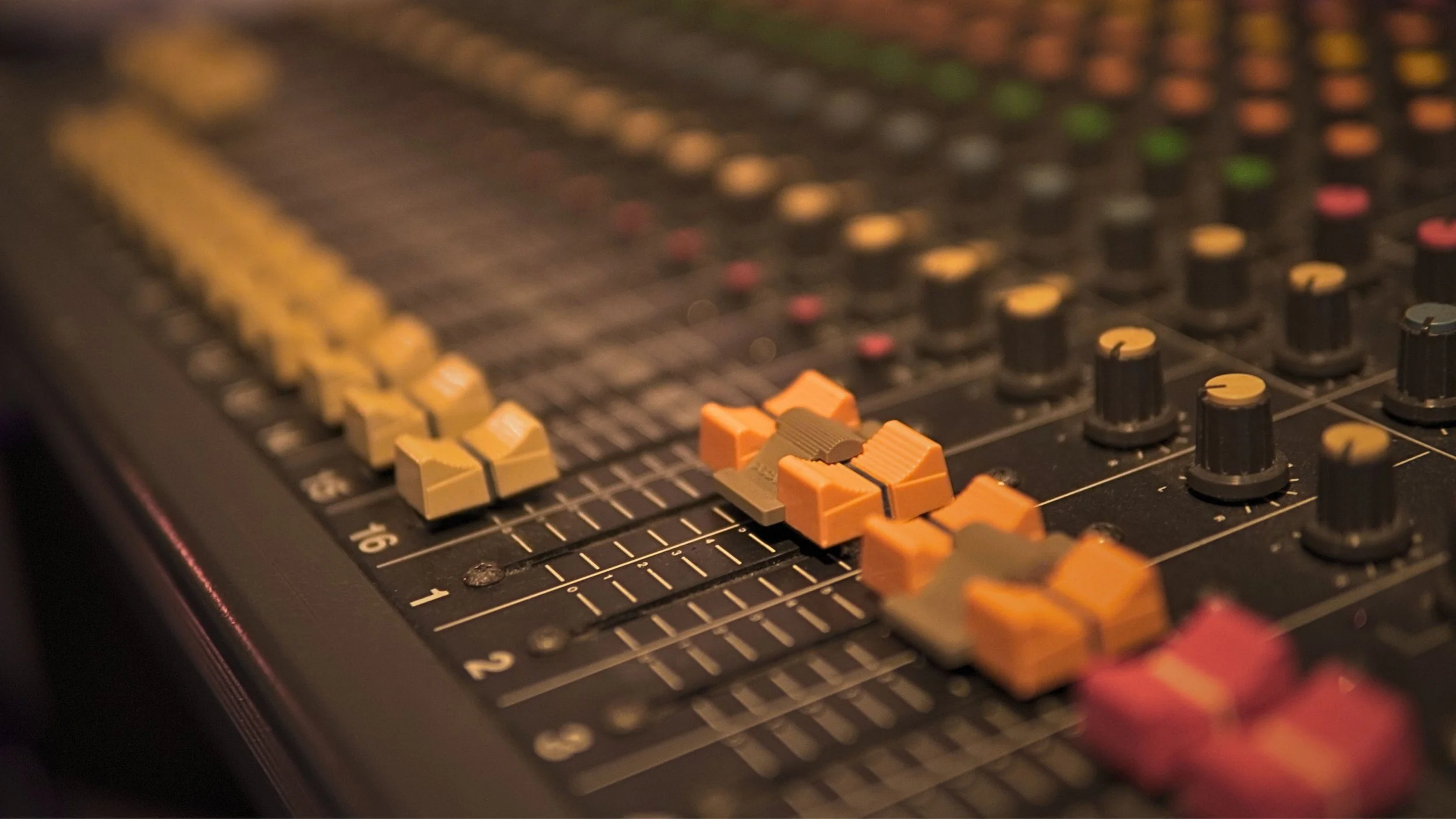 FOTO TASCAM M 216 OK  (1).jpg