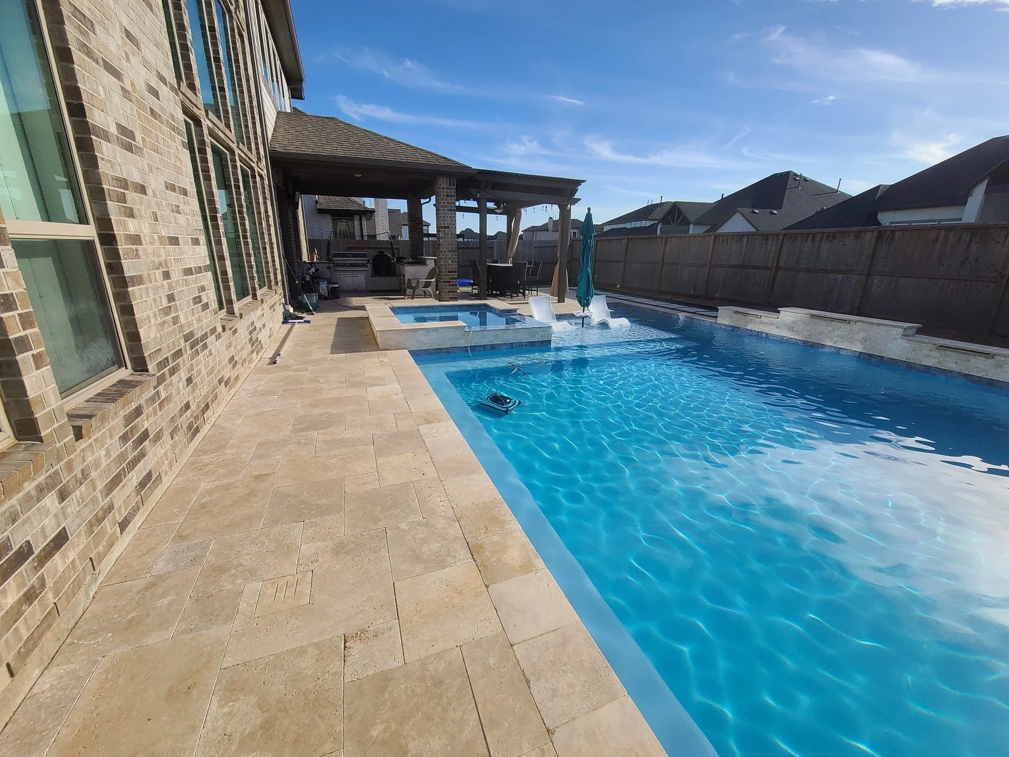 Extra Light Tumbled Versailles Pattern