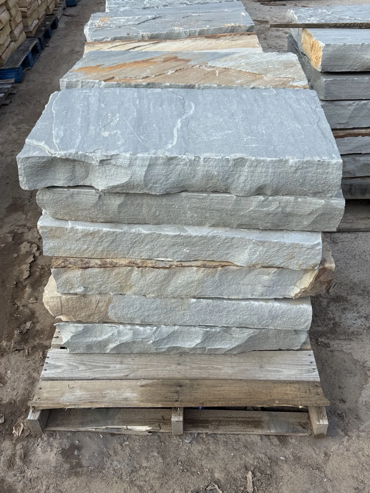 NATURAL STAIR TREADS - PALLETIZED