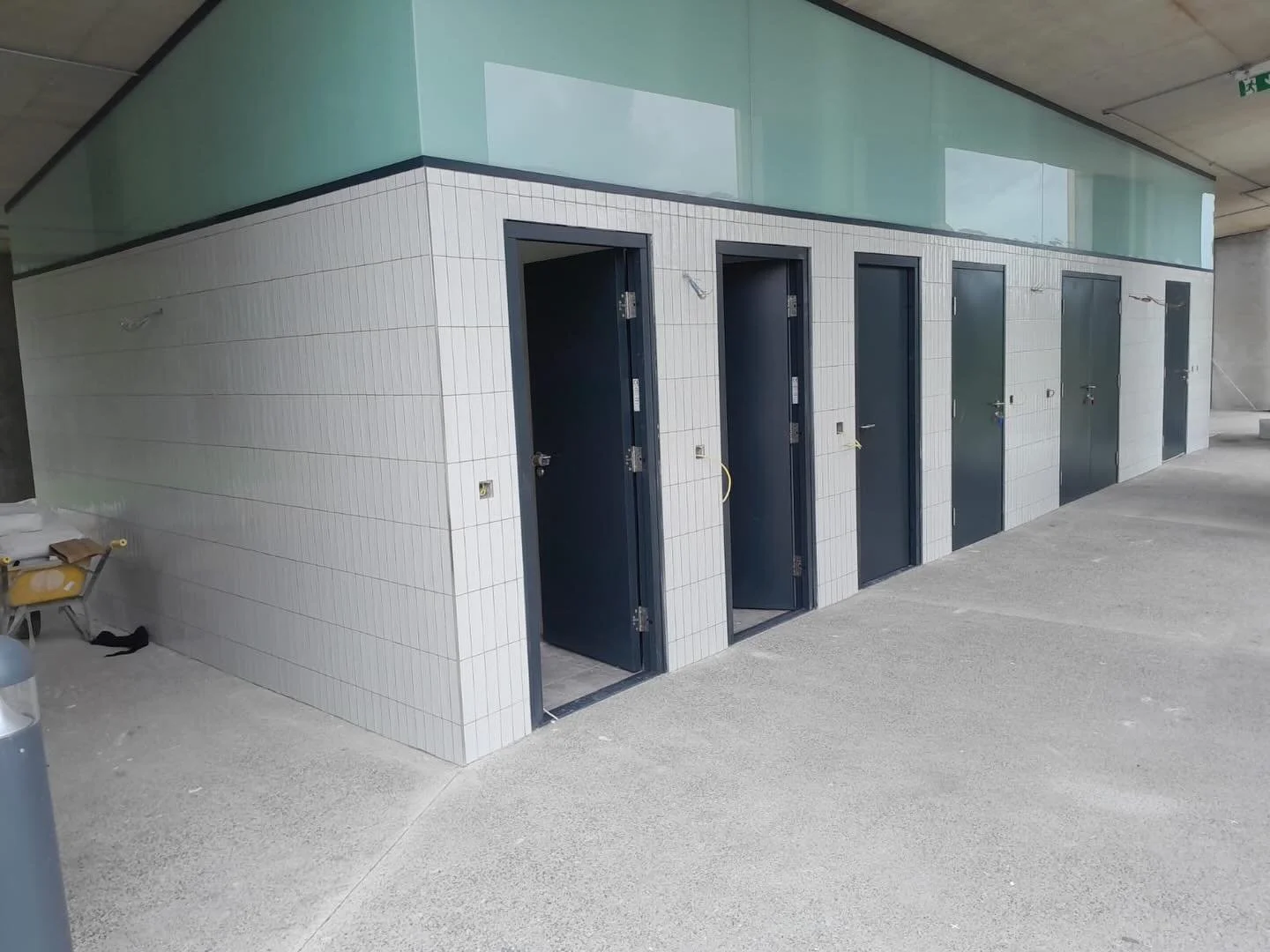 Another fantastic week of work coming to a close!!! One last push tomorrow👌
&bull;
#tiling #commercialtiling #tilersofinstagram #tilingireland #localtiler