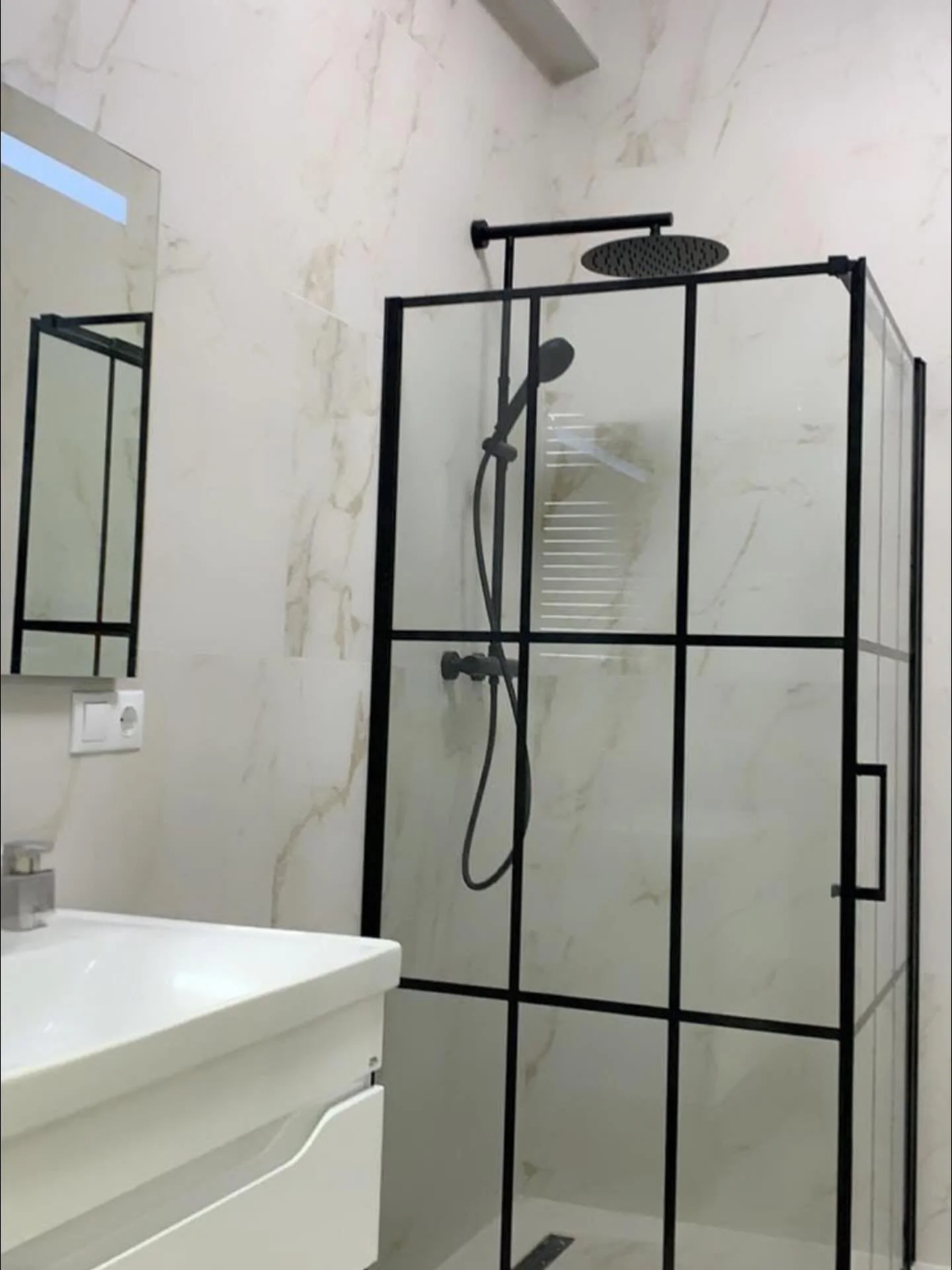 Love how our tiling quietly ties this new en-suite shower together 🚿 
&bull;
#tilersireland #tiling #shower #ensuite #bathroom