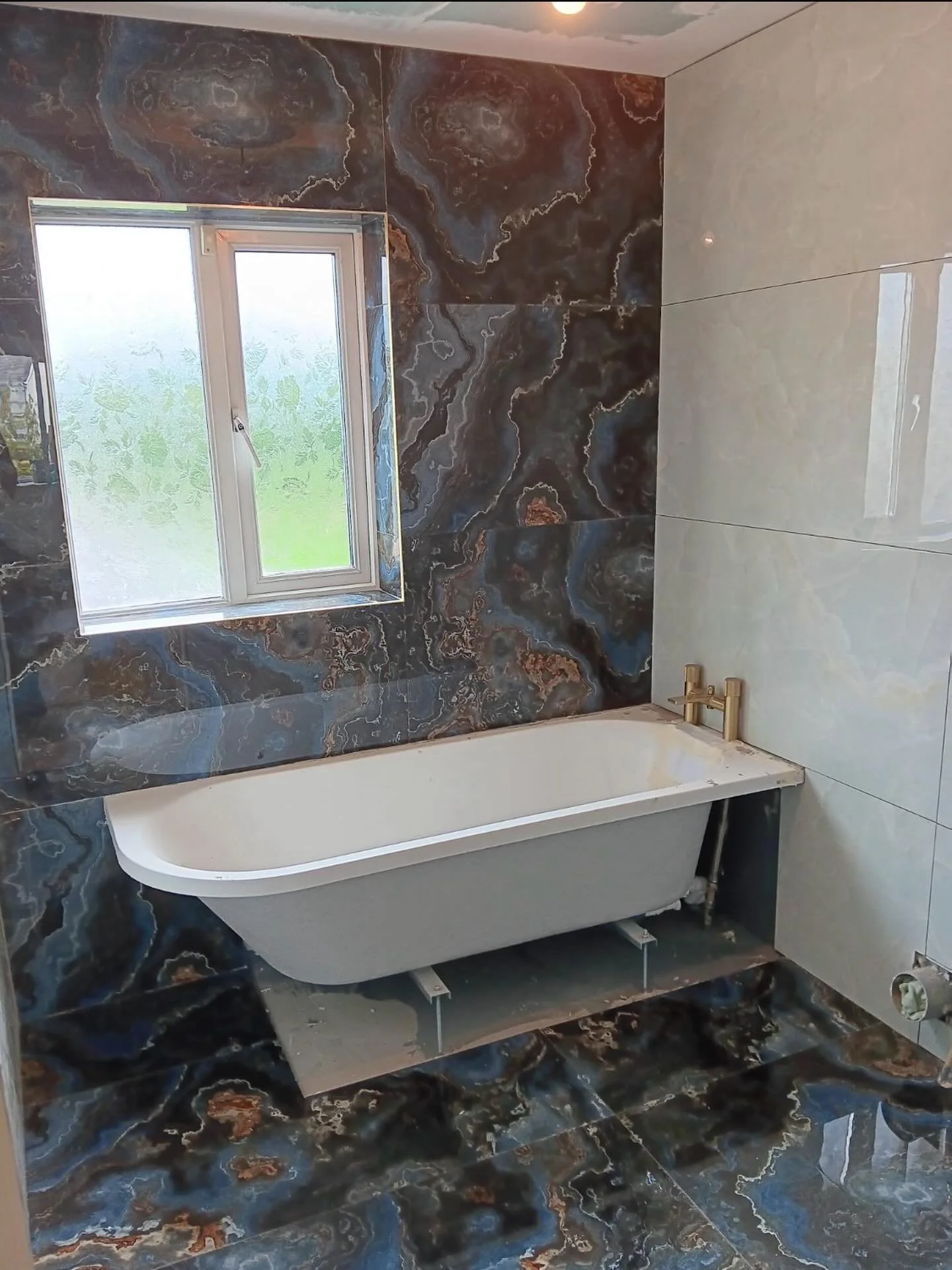 Another successful week completed 💪
&bull;
#tiling #tilersofinstagram #workcompleted✔#construction