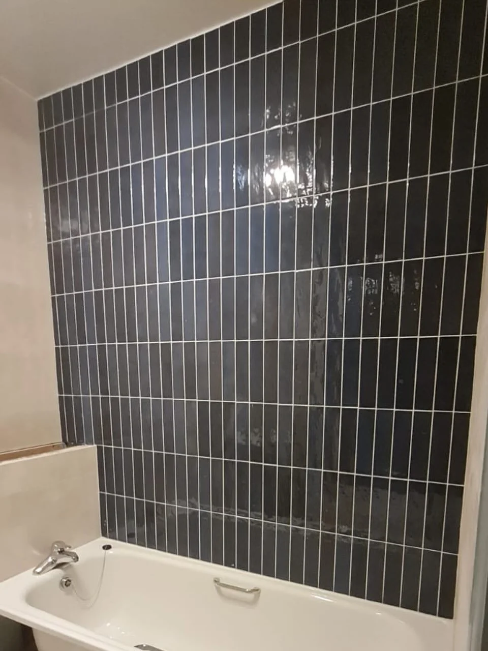 ✅
&bull;
#bathroom #tiling #localbusiness #construction #renovation