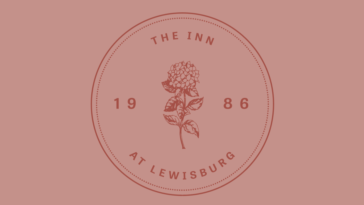 Heritage Seal:
A secondary emblem rooted in the property’s founding year, used for accents, packaging, and storytelling moments.