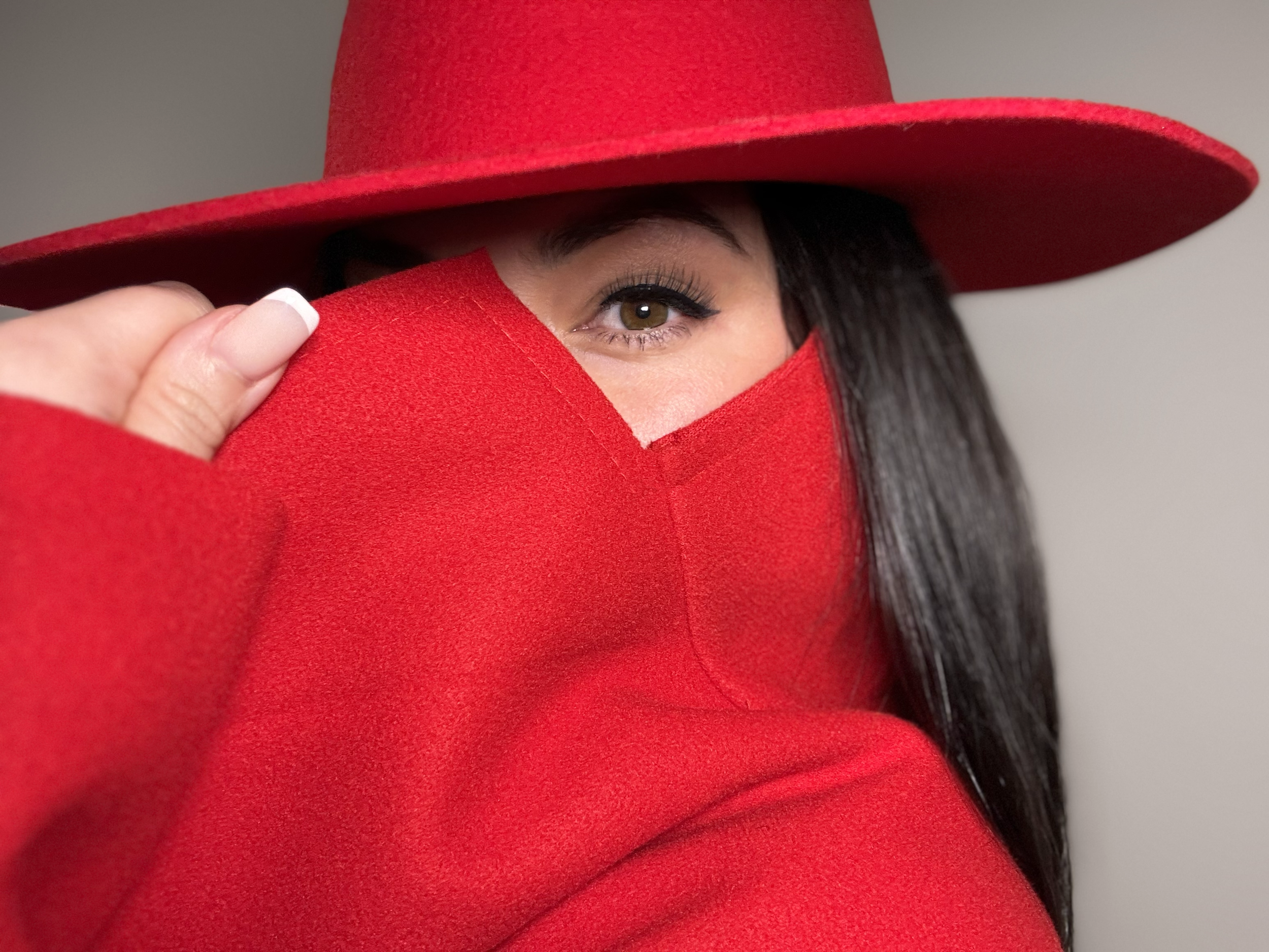 Vaness Henry Red Eye Peek.png