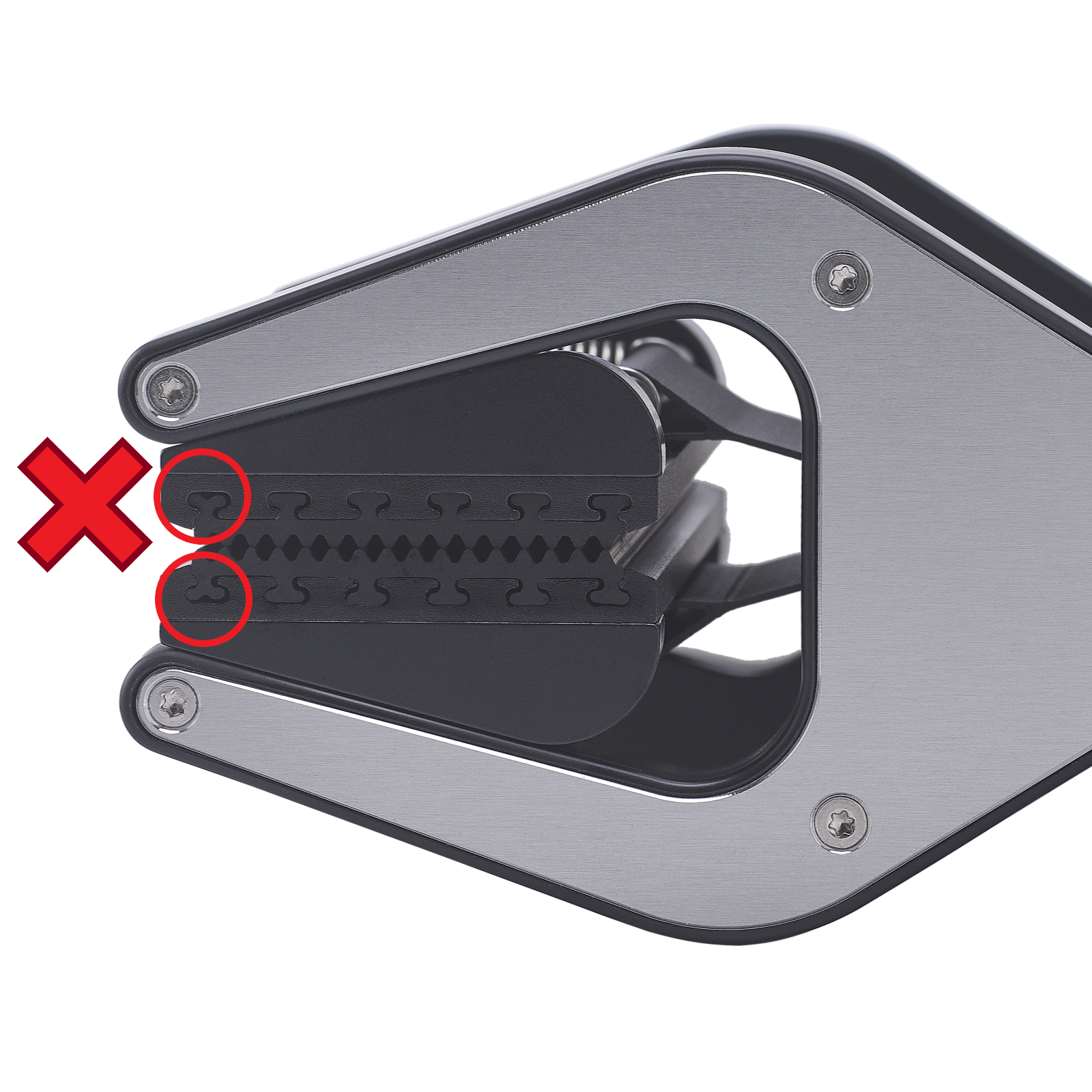 CaptoV4_frontal_side-pads_not_okay.png