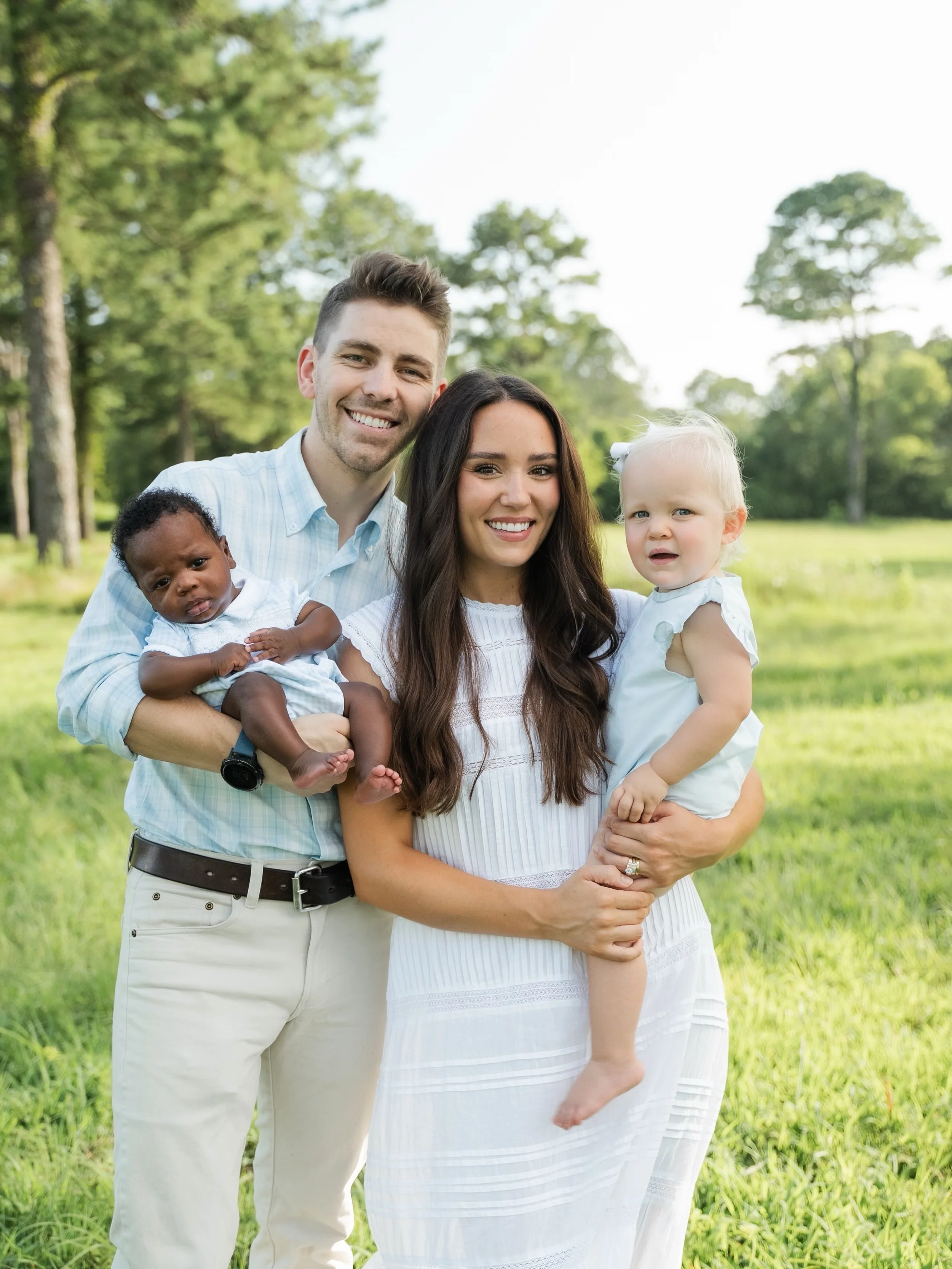 Photoshoot sessions available now @ macythorgallery.com !! Had the absolute best time doing a shoot for the sweet Scoggins Family 🤍🤍 All clients that book a photoshoot will receive a 25% Off discount from our Shop!