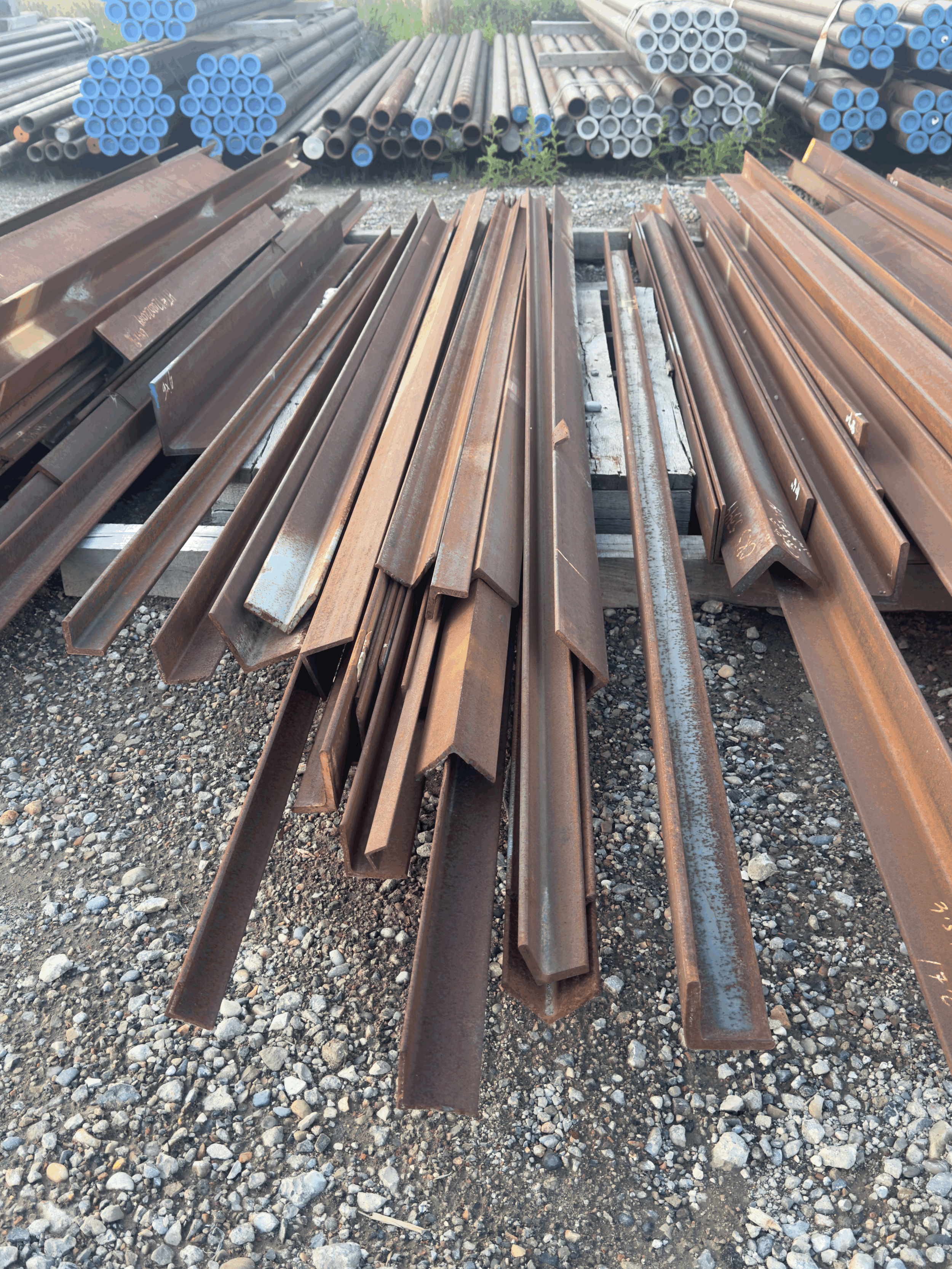 Browse Our Steel Yard in Calgary – Walk In, Find What You Need, and Buy Only What You Need