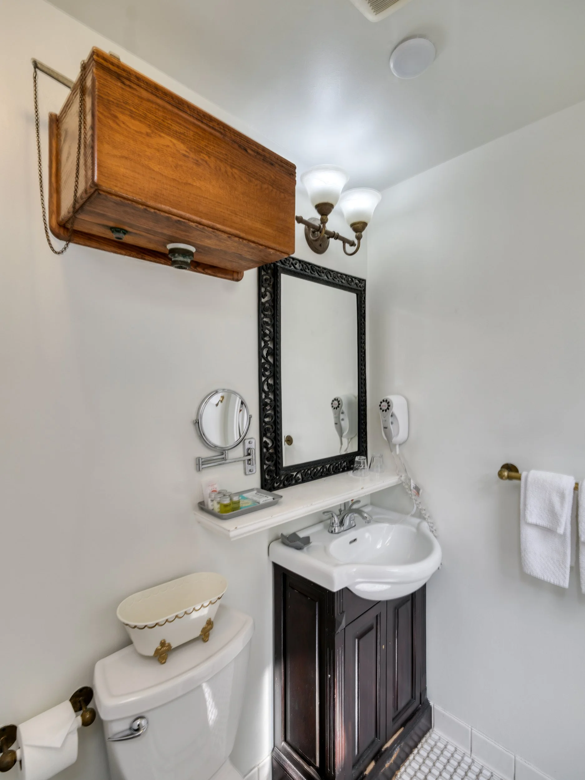 Room 102 - The Charles Napa Valley, An Old World Inn