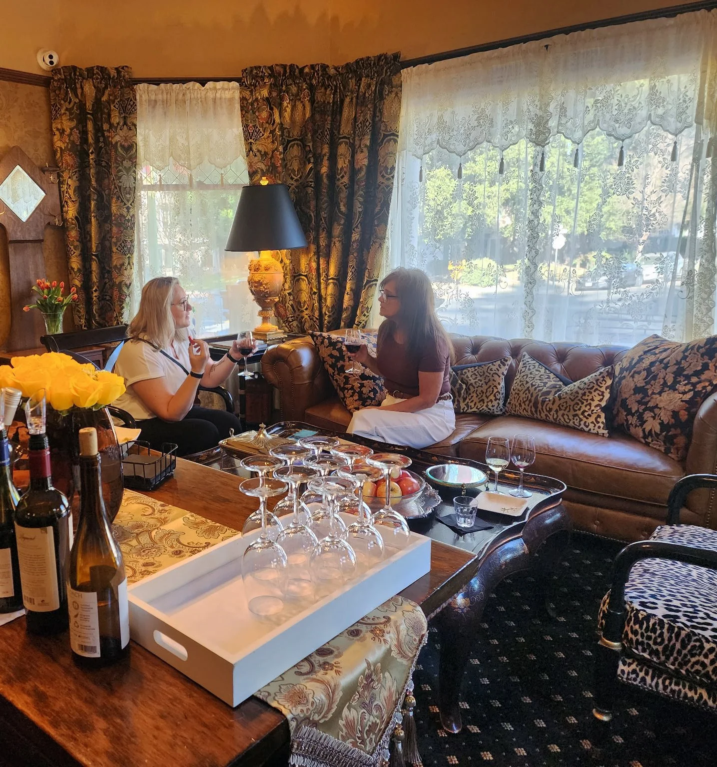 the-charles-napa-valley-afternoon-nosh-women-chatting.jpg