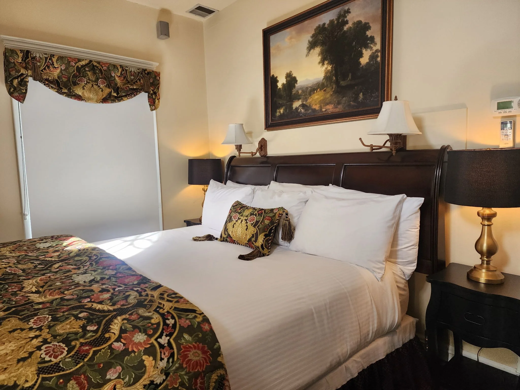 the-charles-napa-valley-room-206-bed-right.JPG