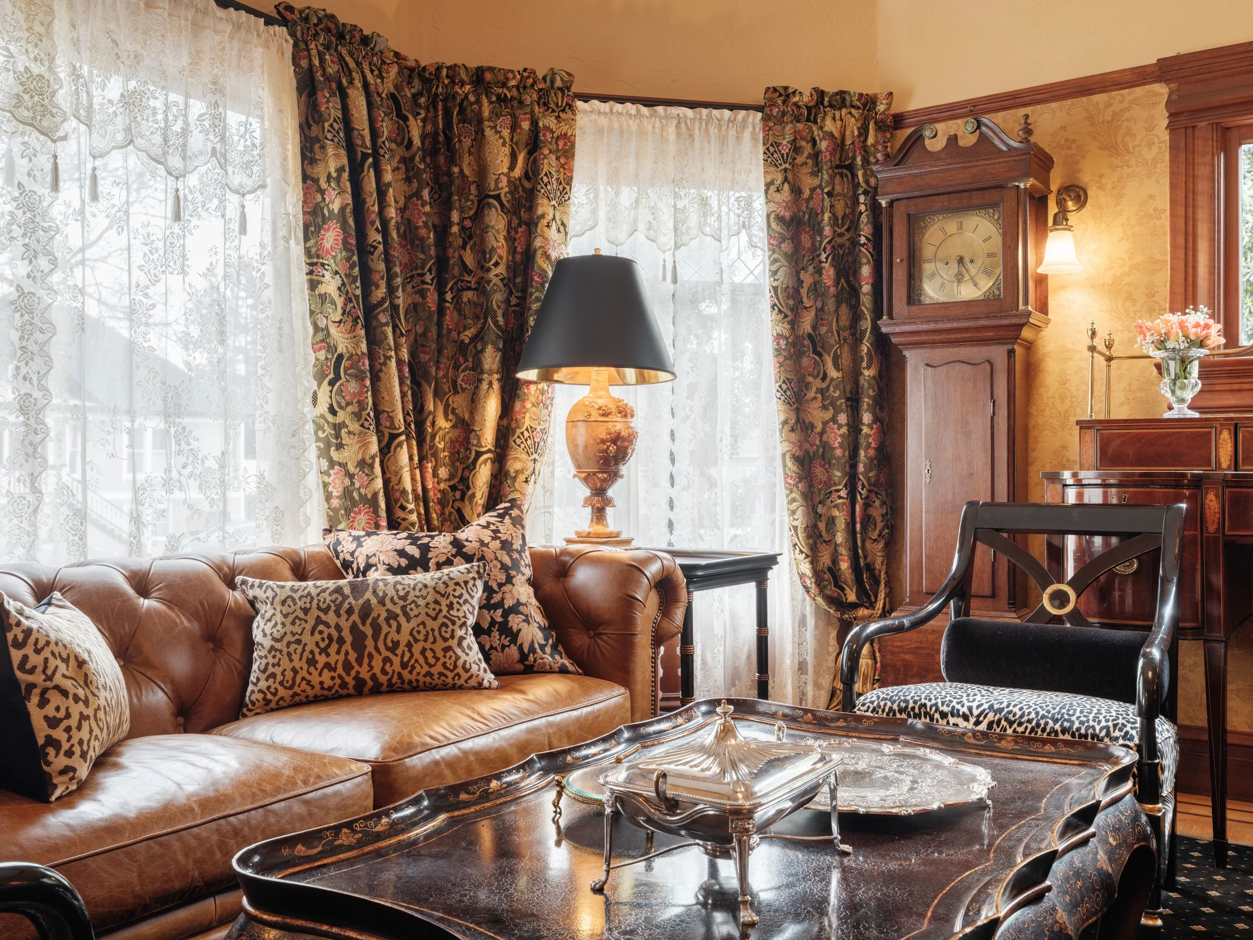 the-charles-napa-valley-living-room.jpg