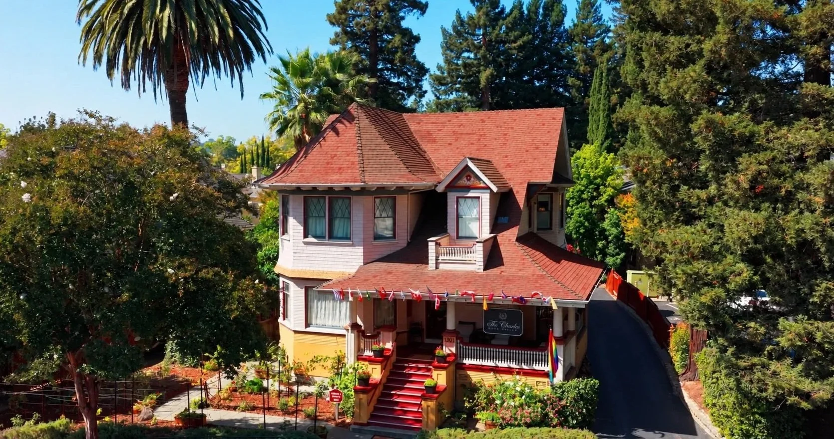 the-charles-napa-valley-building-facade-homepage-banner.jpg