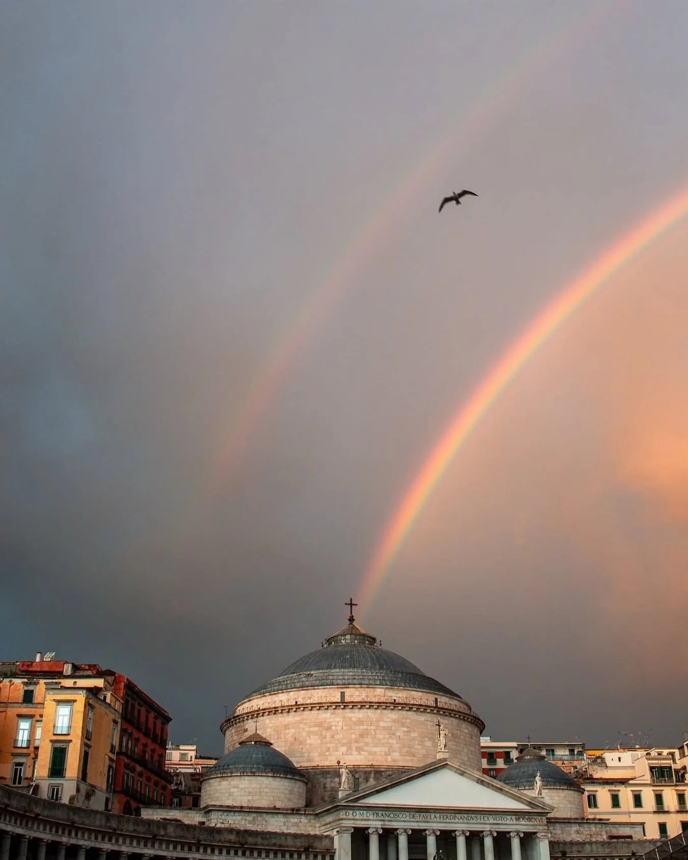 Quale titolo sceglieresti? 😍
📸 @lemummarelle 
👉🏻 #cityofnaples_it
~
#napoli #naples #siituristadellatuacitt&agrave; #esserenapoletano&egrave;meraviglioso