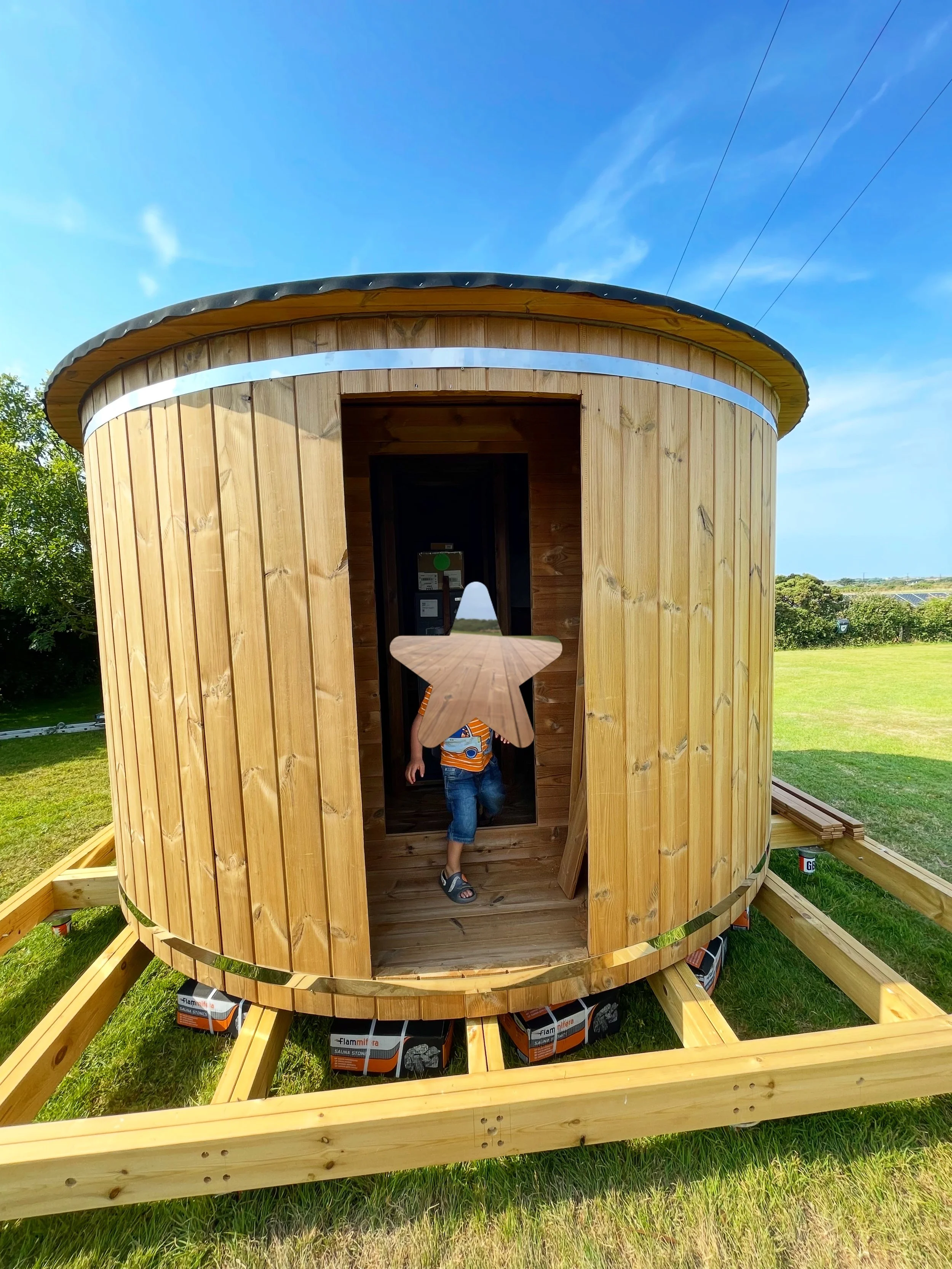 Building building building under the sun! A lovely afternoon having a picnic in the sun with family whilst admiring how much the sauna is coming along! 

Everything is pulling together, slowly but surely and building towards opening!

#sauna #stagnes