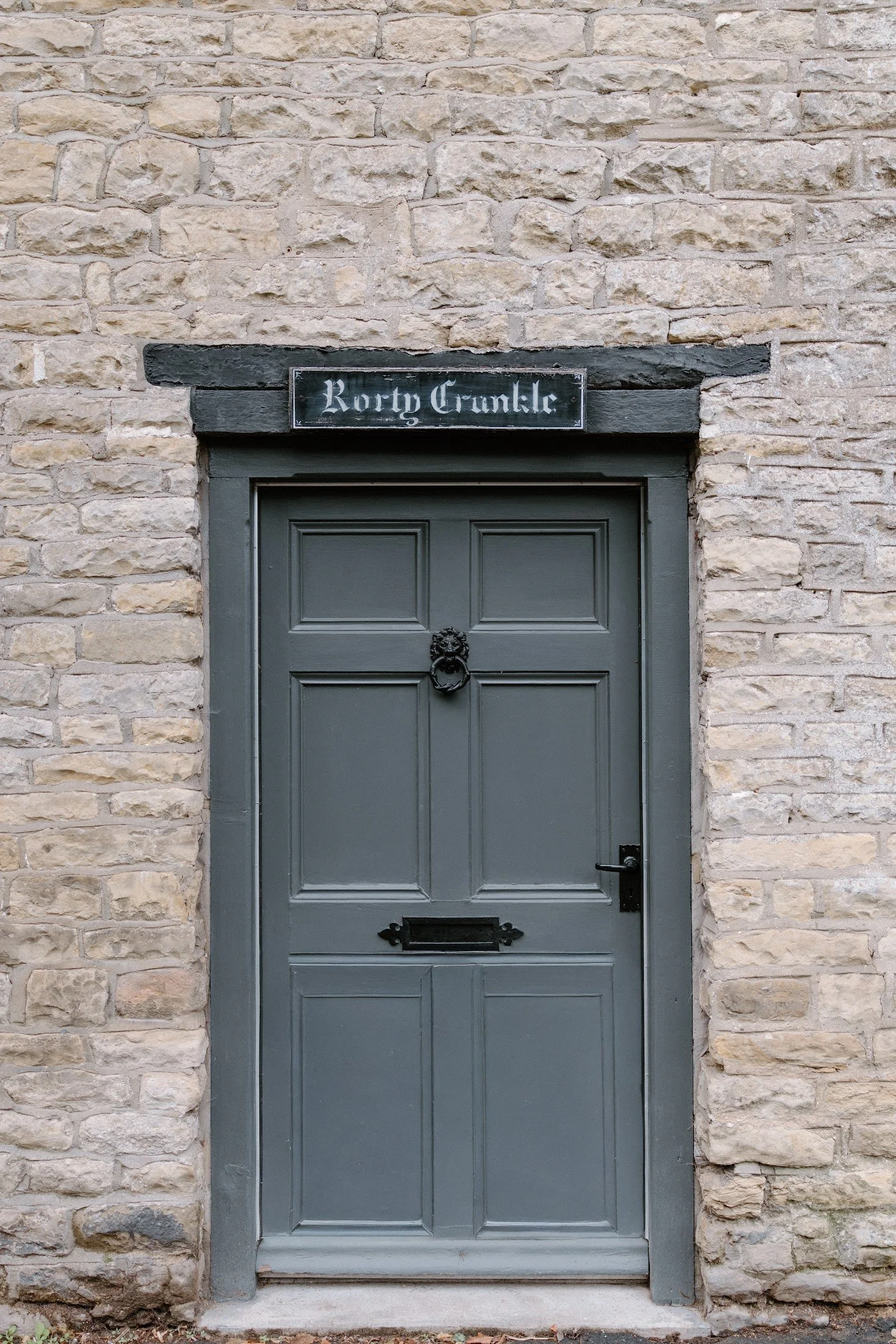 rorty-crankle-ext-1.jpg