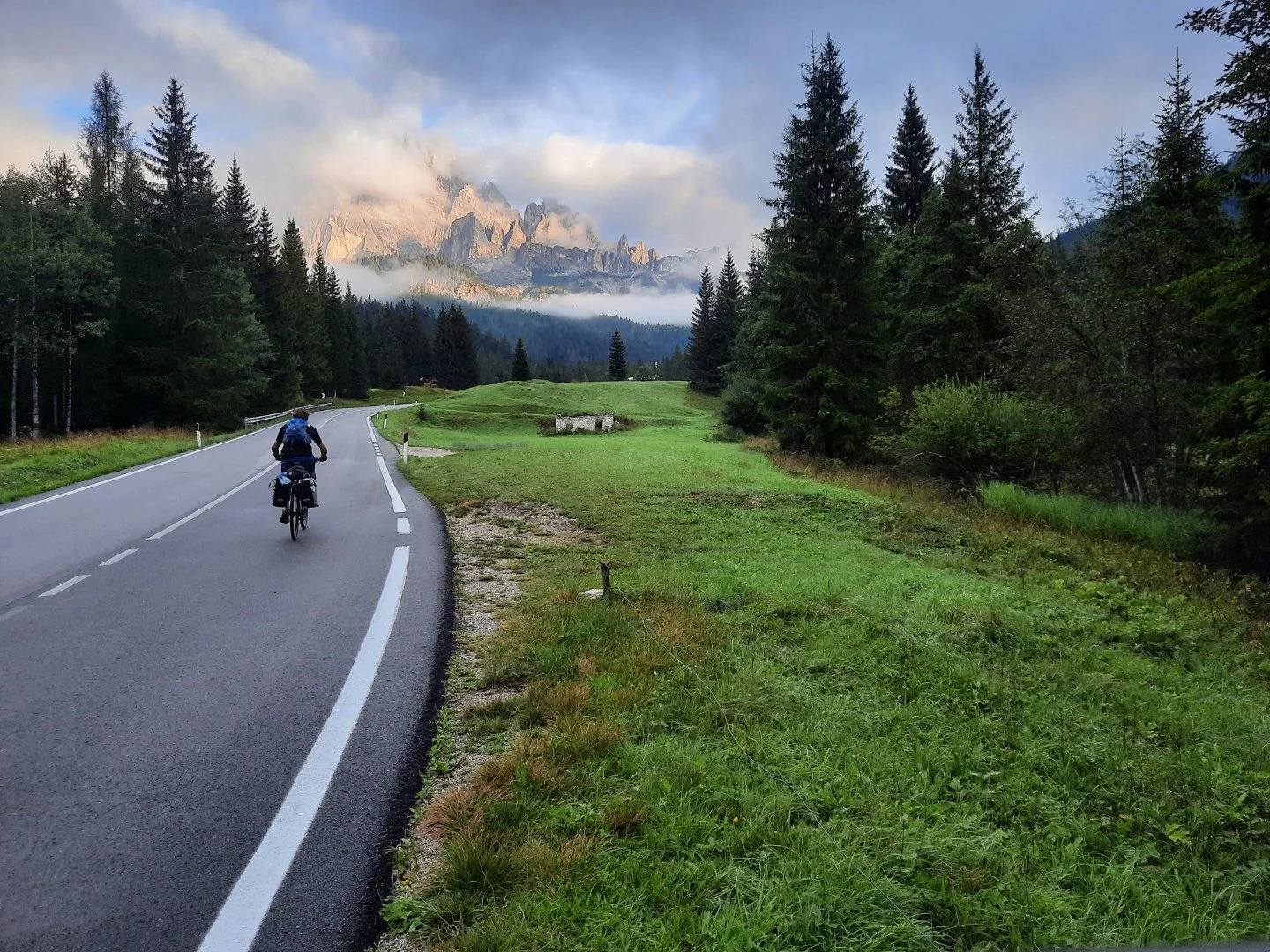 Photo d'un de mes voyages à vélo a la frontière italienne