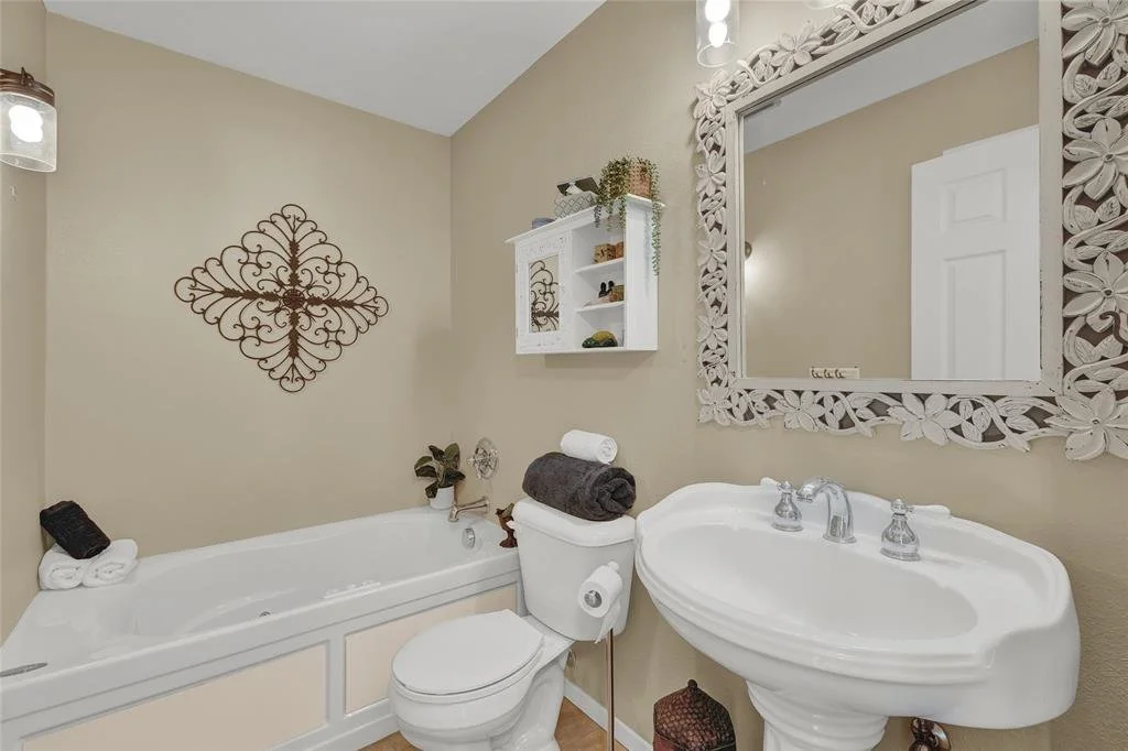 137 Chaparral Street Bath.jpg