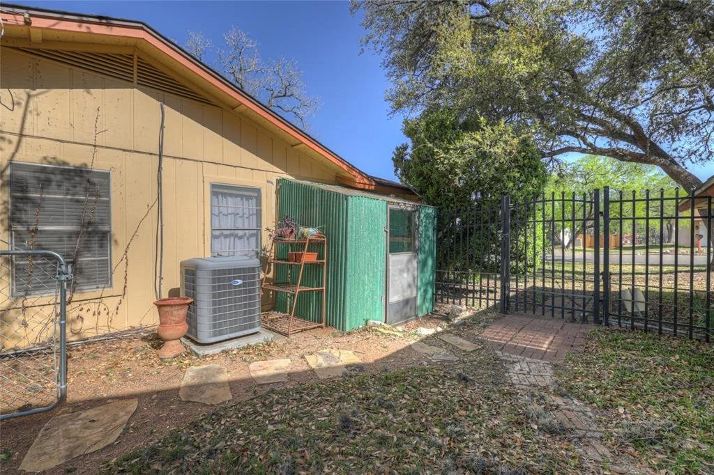 137 Chaparral Street gate.jpg