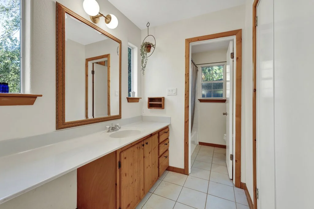 1724_Ramona_Cir_MLS-28.jpg