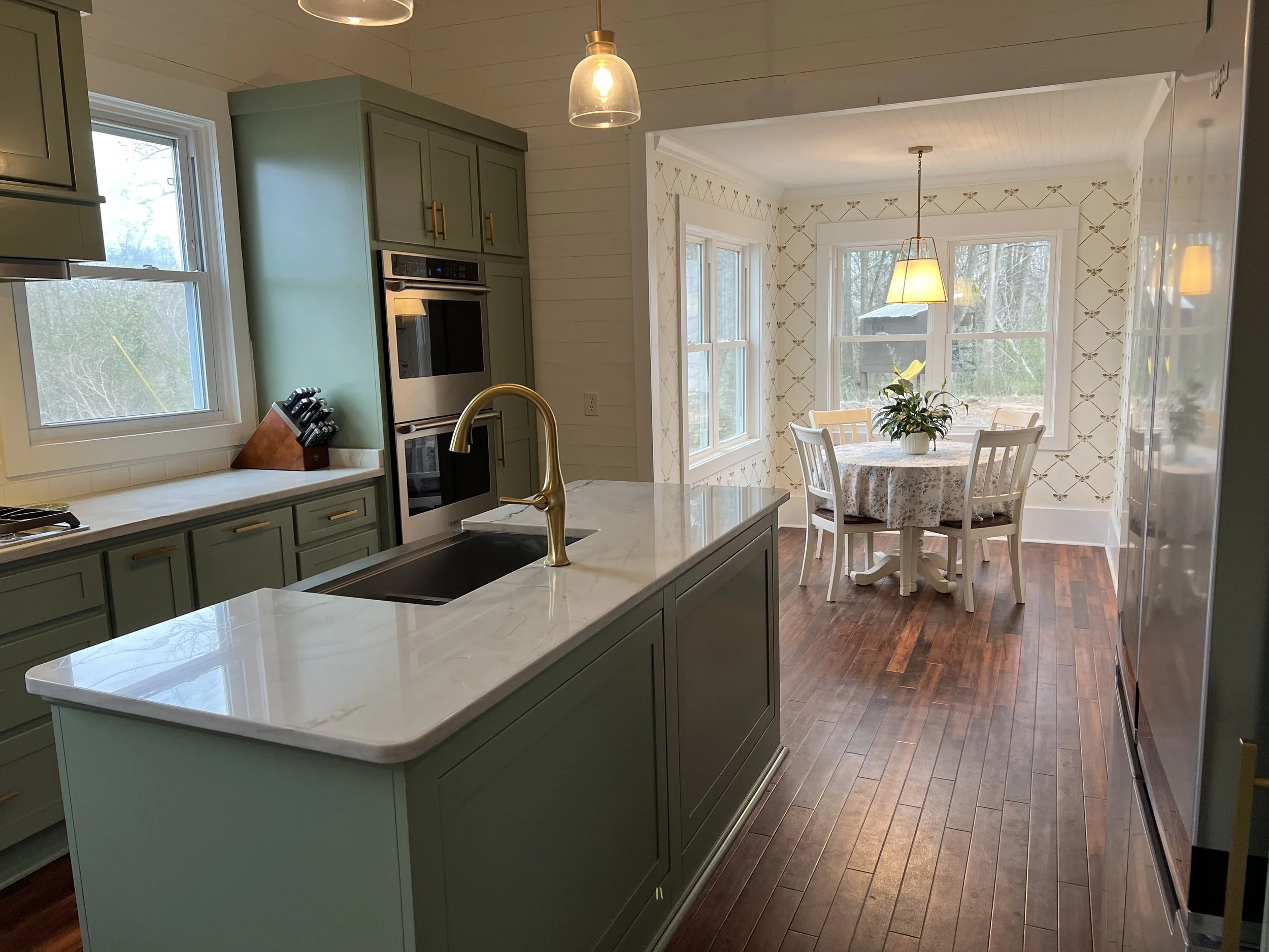 Kitchen: Large Gas Range, Double Ovens, Refrigerator, Microwave, Dishwasher, Seating  for Four