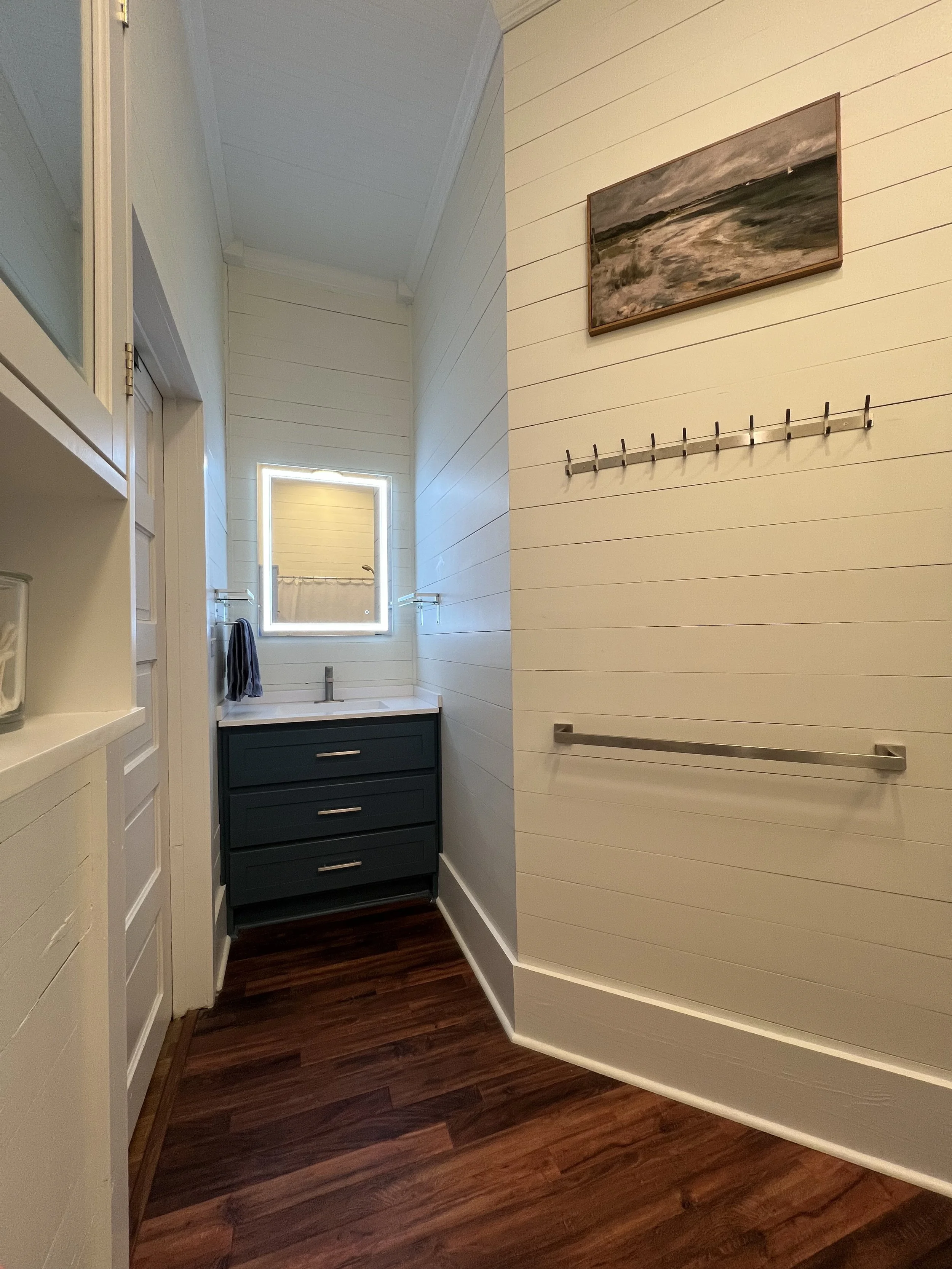 Private Bathroom Angle 2