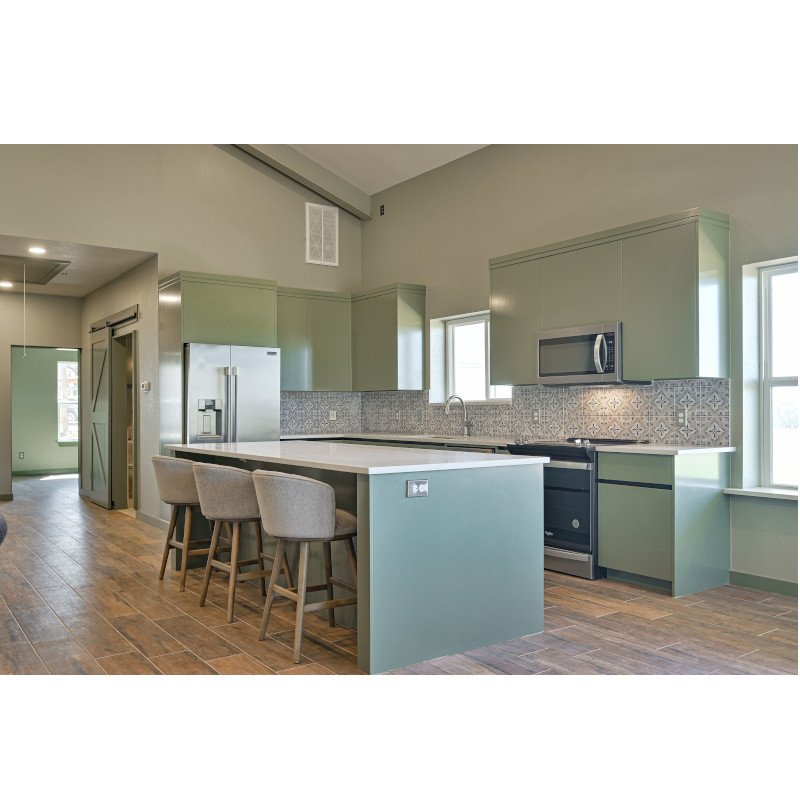 Modern kitchen cabinets with Italian gola finger pull and kitchen island