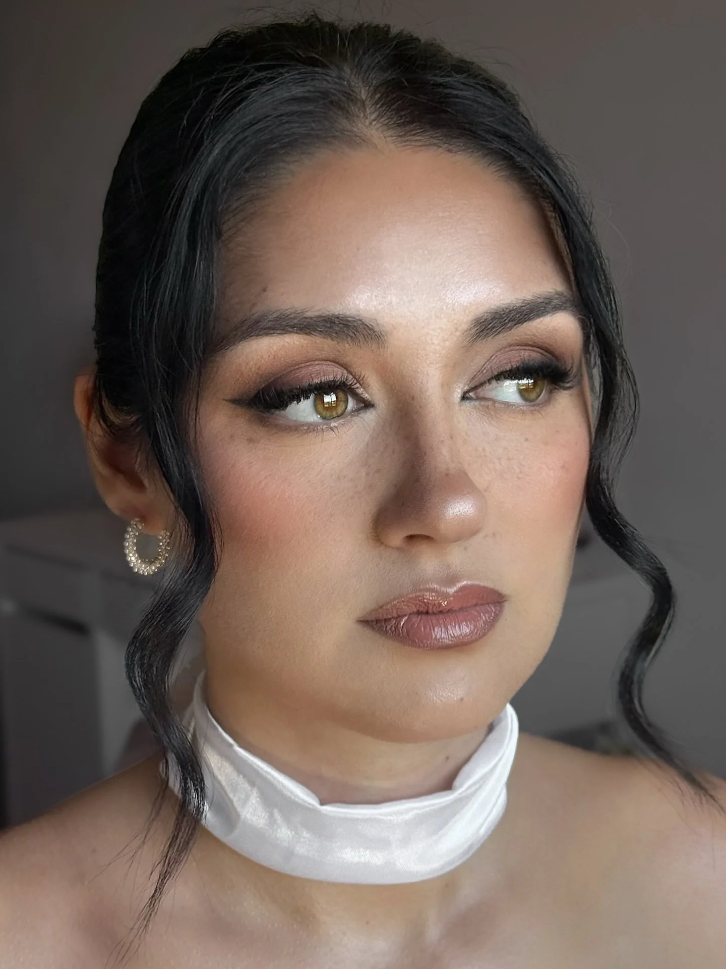 When the words Bridal &amp; Luxury are combined&hellip; ✨

Key Products:
@plouise_makeup_academy Rumour Base 2 &amp; Wedding XL Palette
@maccosmetics Soft&amp;Gentle powder highlighter, Locked Kiss Ink lipstick in Bodacious, Fix+ Magic Radiance
@ingl