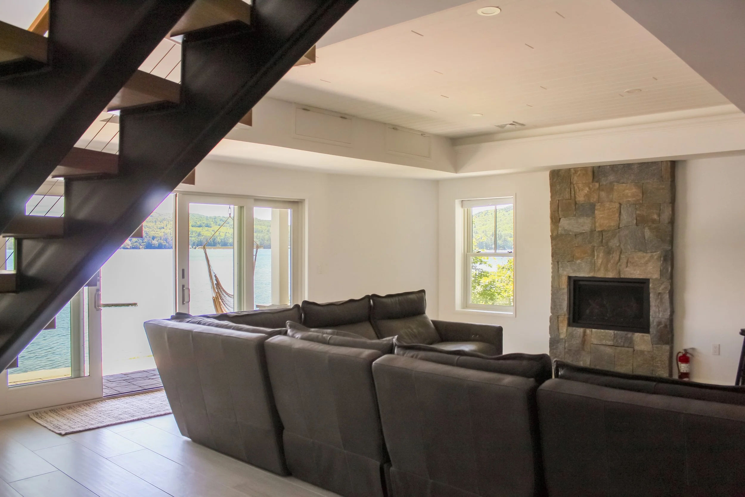 Lake House-80.jpg