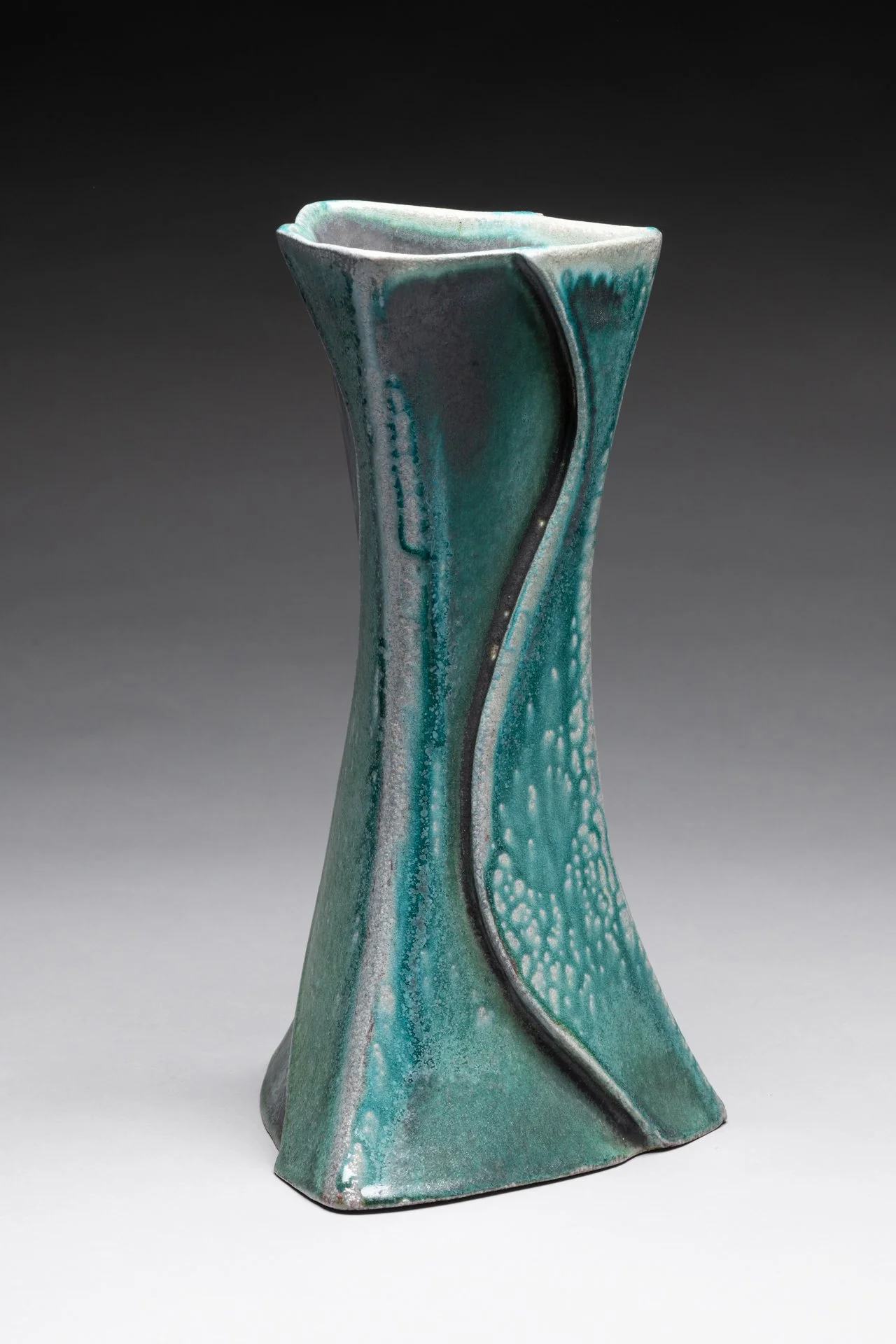 Oribe Curve Triange Vase