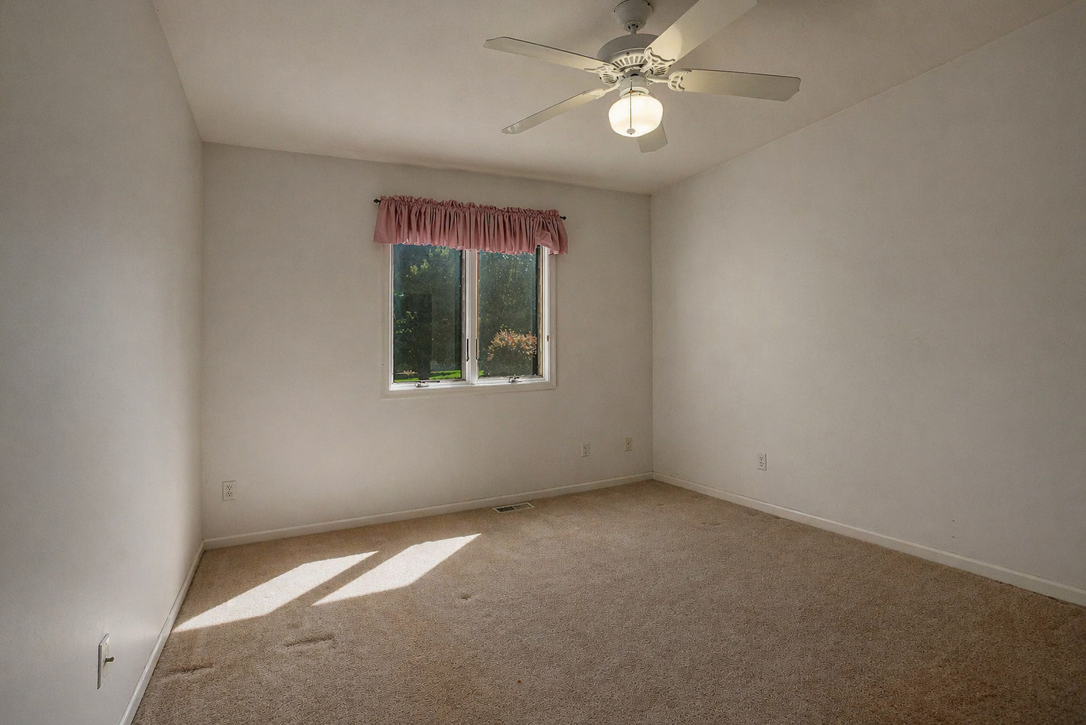 Second bedroom before