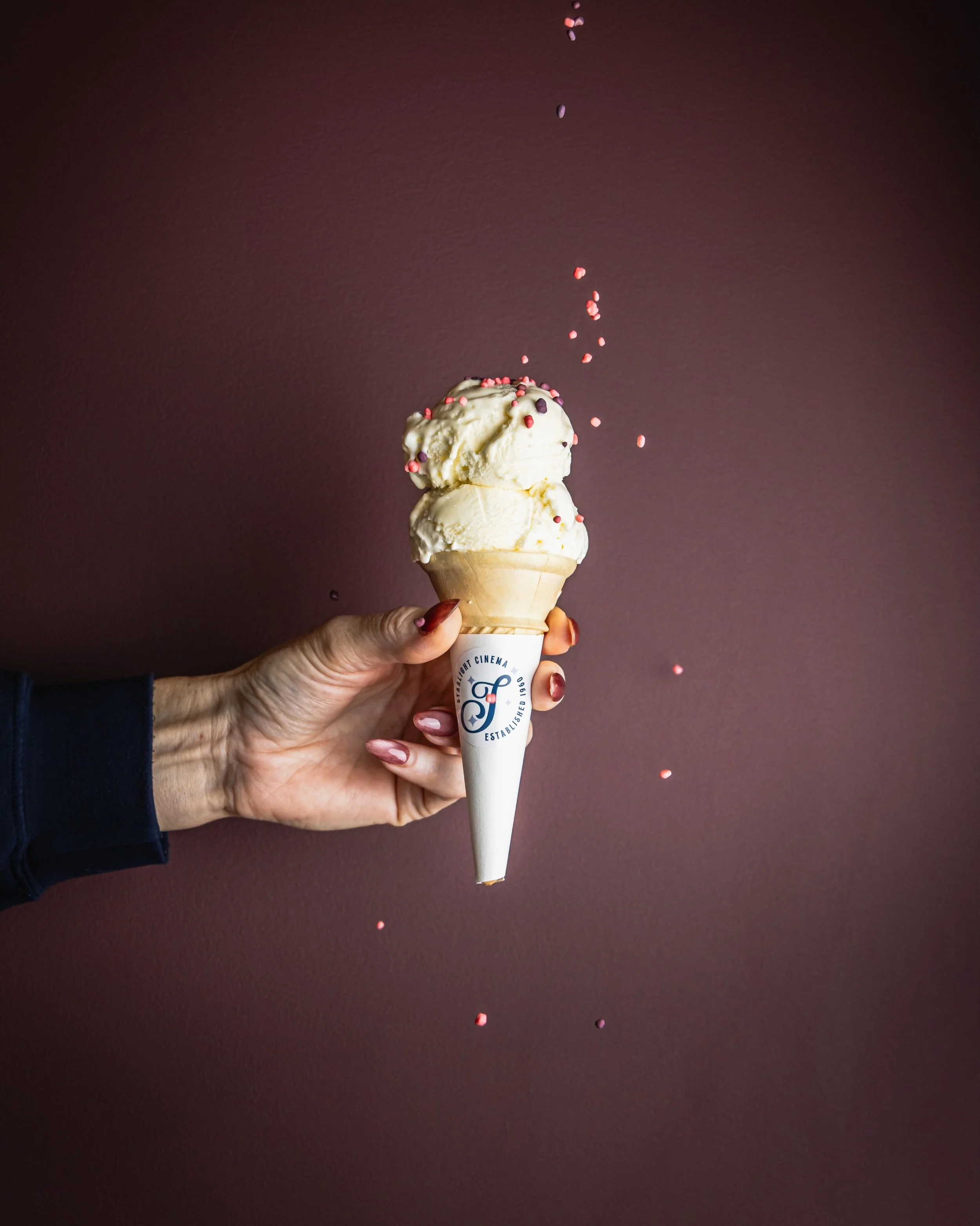 Weekends are perfect for the cinema&hellip; even better when you can make a meal of it (popcorn and Maltesers counts as a meal on weekends). We had such a fun photoshoot at @starlightcinema.taupo - dunking cookies into hot chocolate, sprinkling Nerds