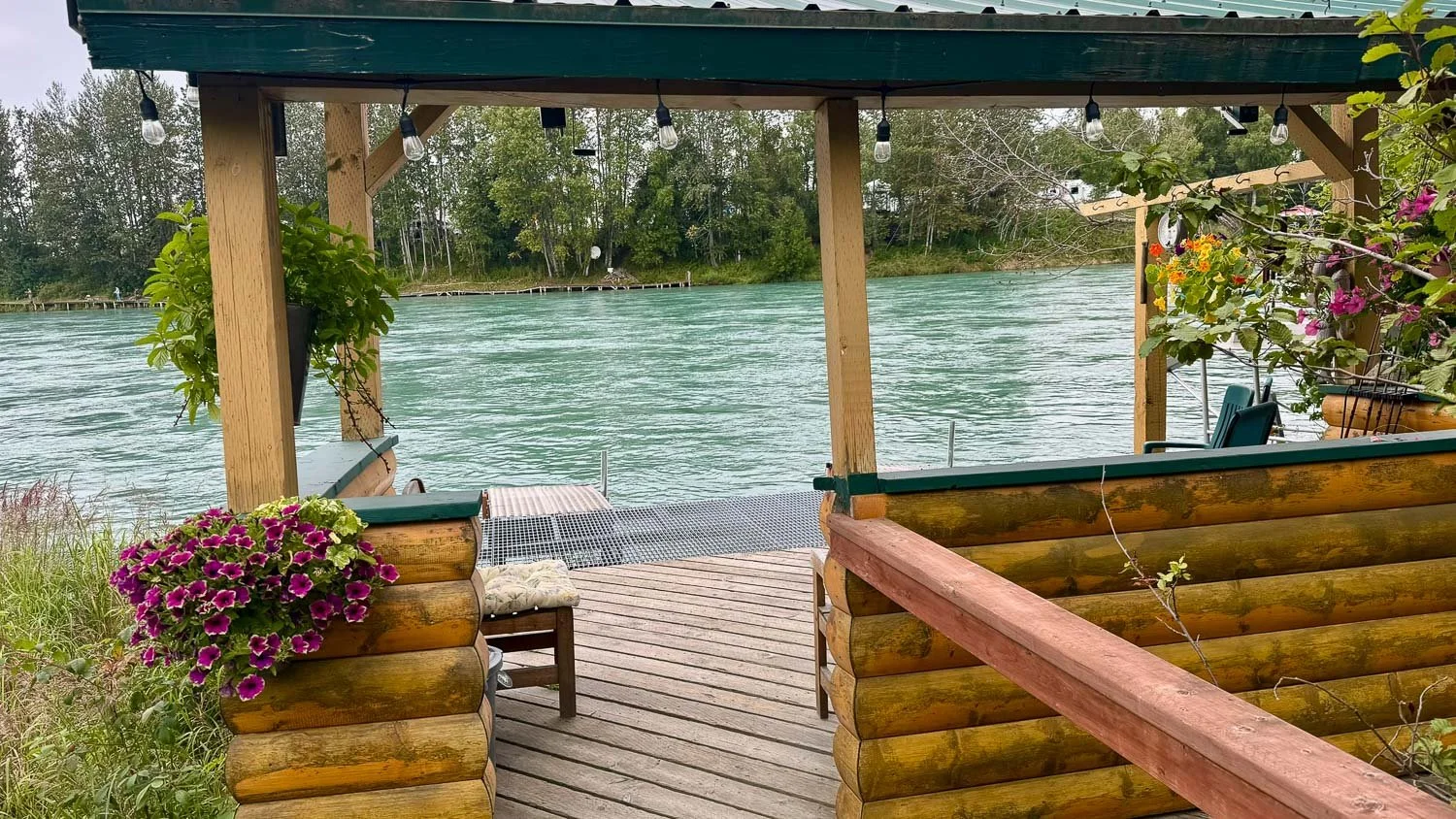 A must: say hello to the river, everyday