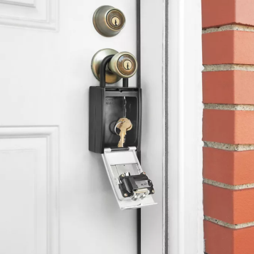 Lock box on door photo.png