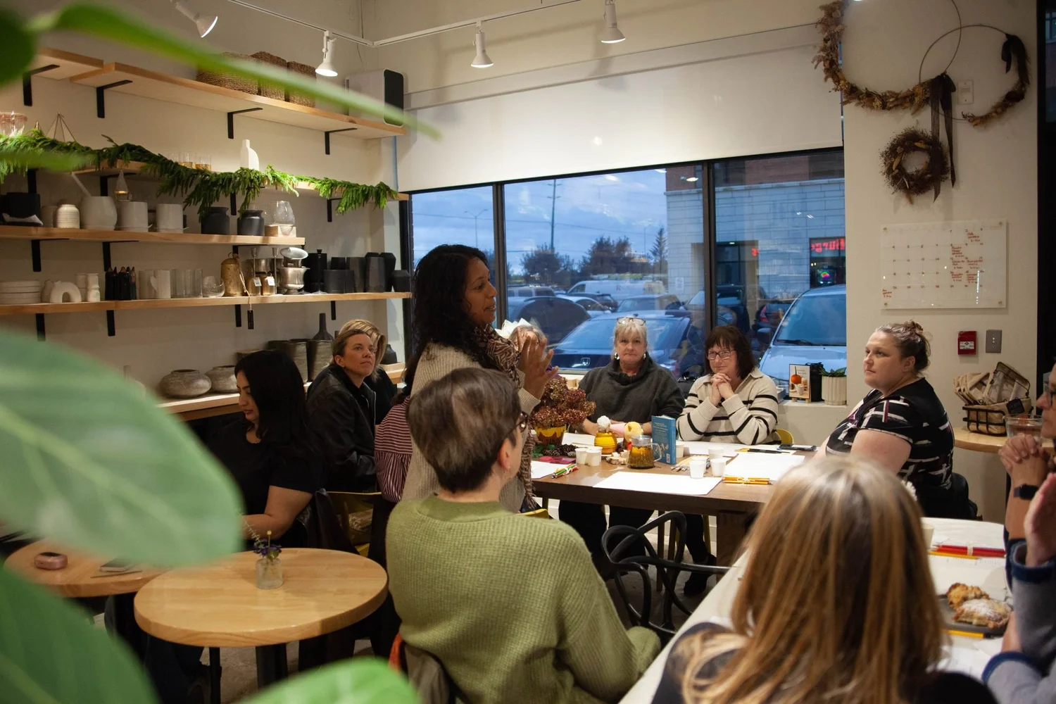 Priscille of Atelier Maison Verte leading a botanical workshop for a group in Ottawa