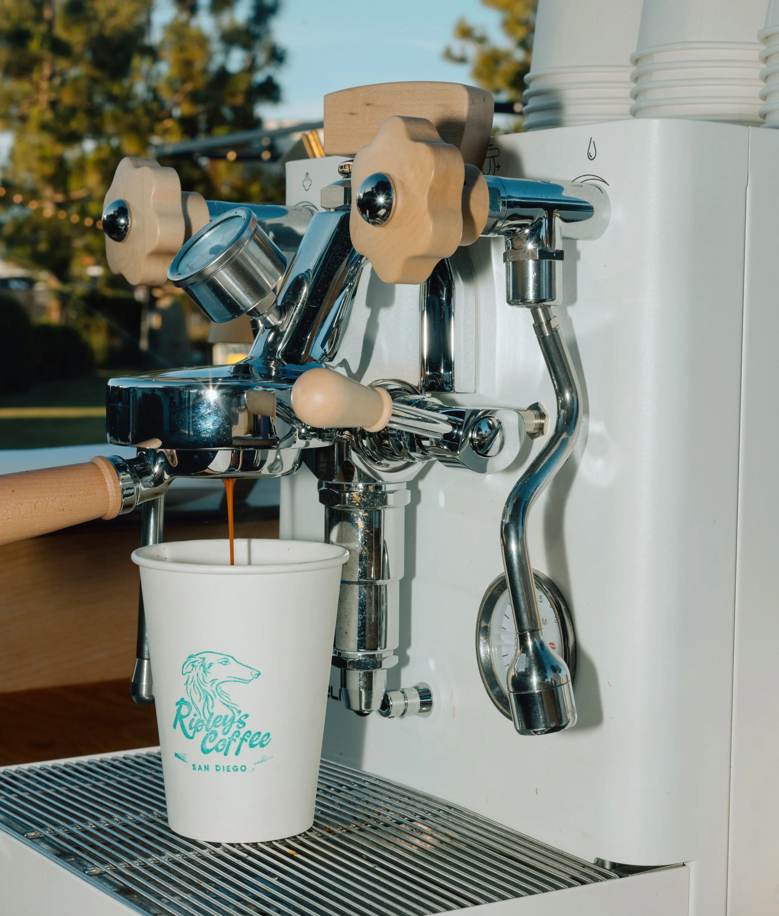 Good coffee sets the tone for everything else. ☕️
From late nights at weddings to keep the party going, morning meetings, and brand activations, we bring the espresso bar to you. 

#coffeecart #espressobar #coffeecatering #brandactivations #sandiegow