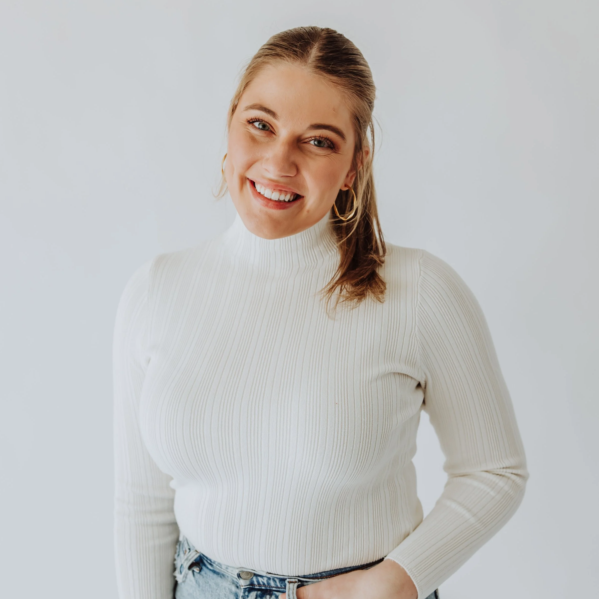 Headshot of Nola Julian, founder of Pearl Signature Events.