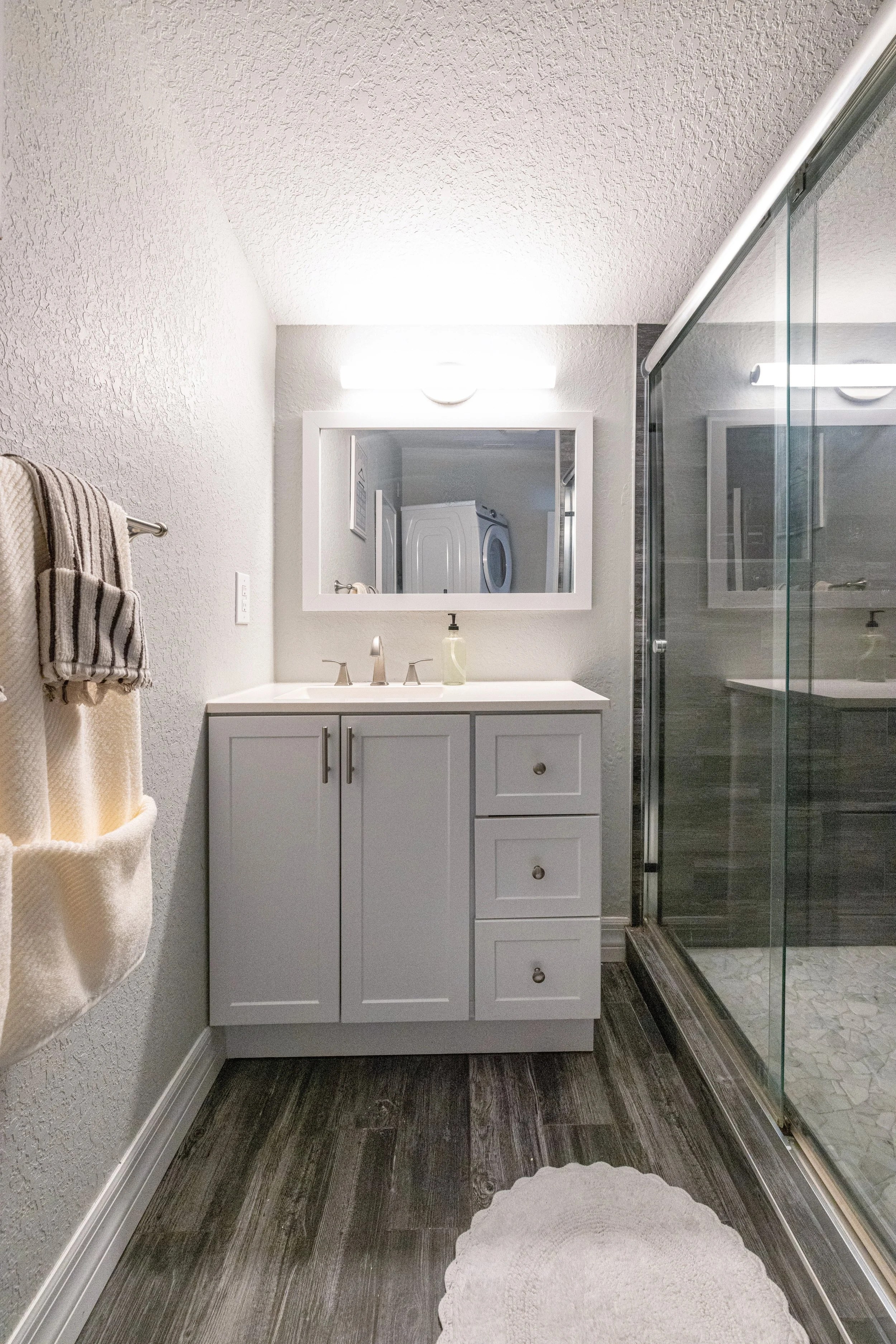 1830_45th_Ave_interiors_bathroom2_vertical.jpeg