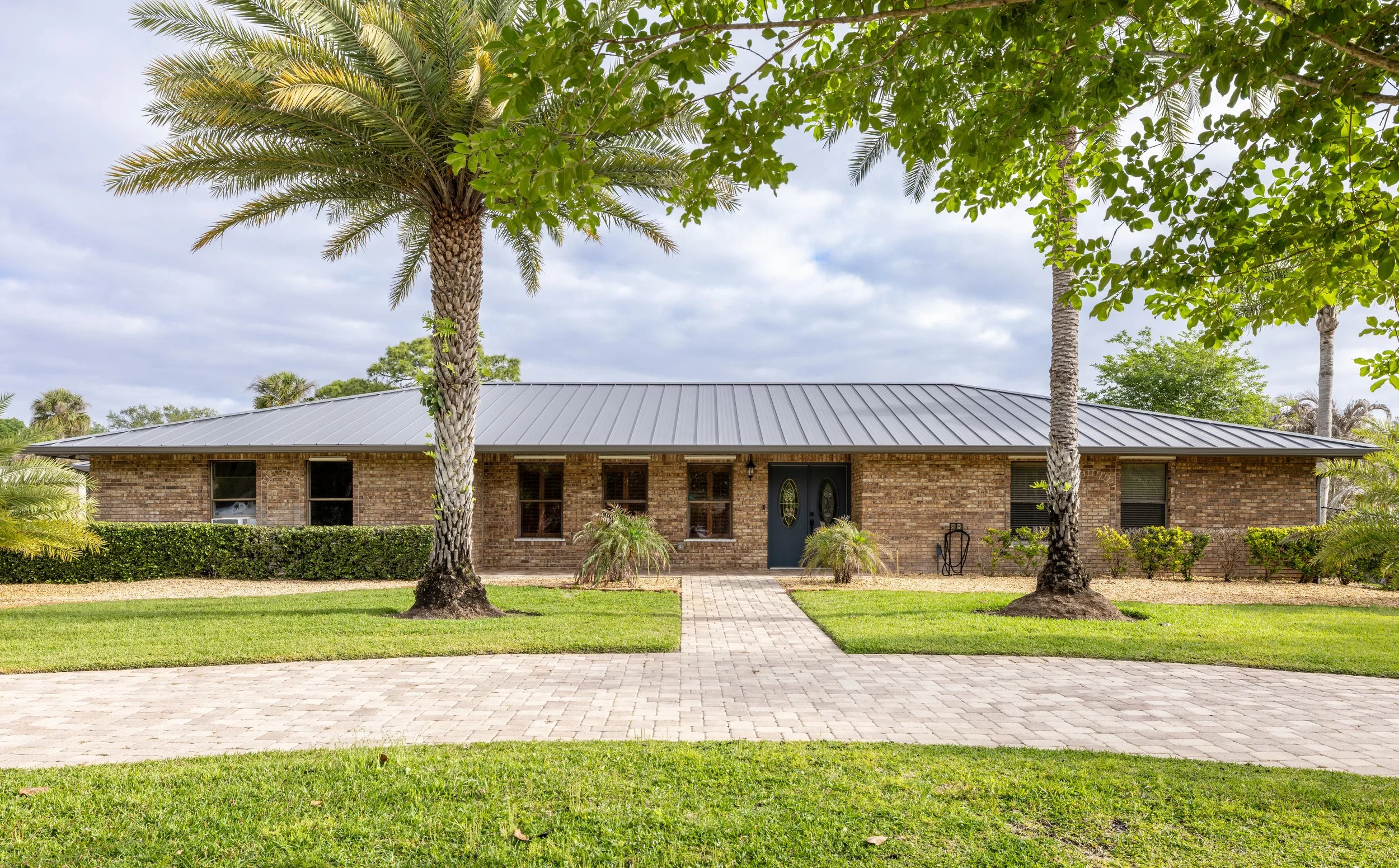 5400sandlake_exterior_finished_v1_-4 copy.jpg