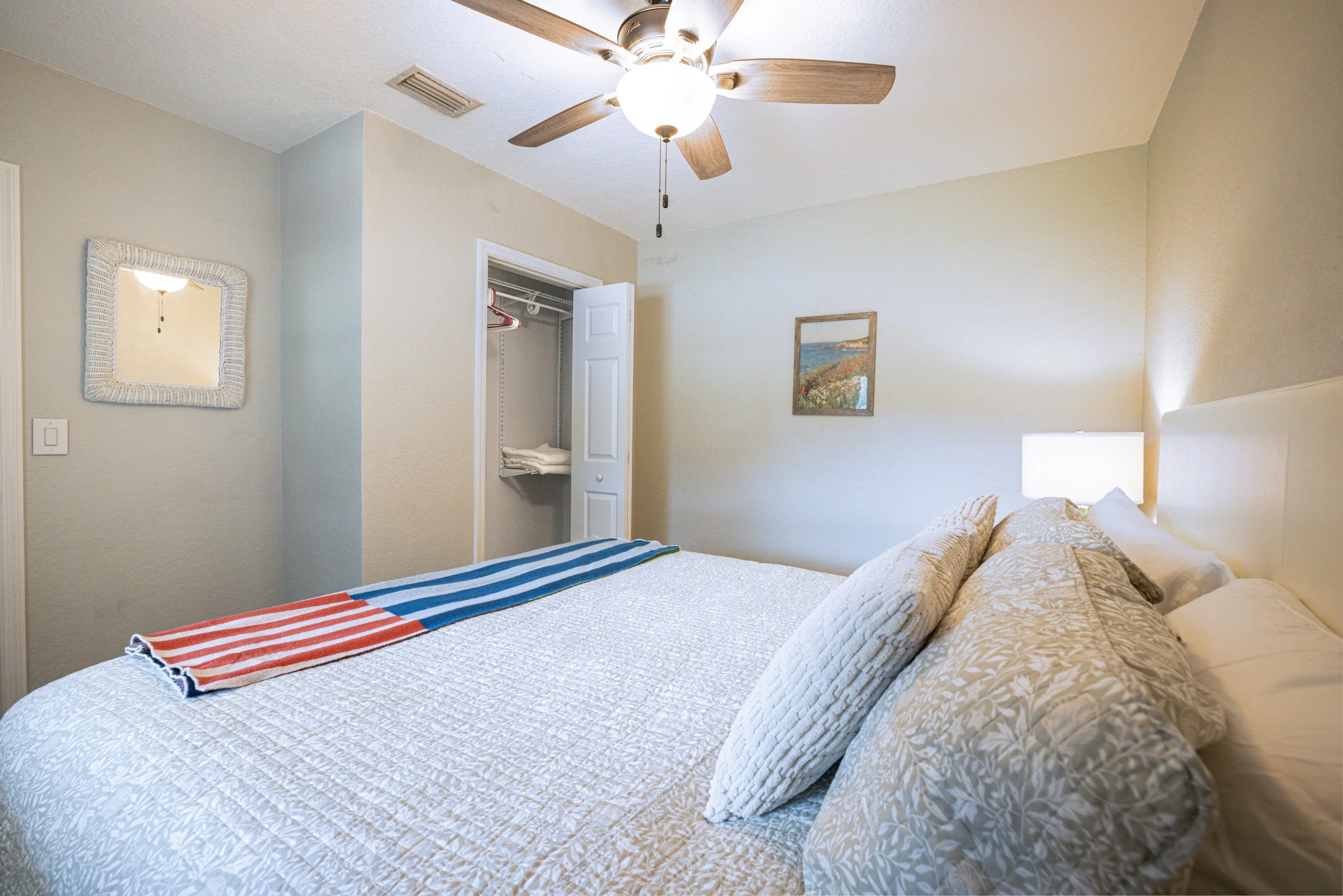 1830_45th_Ave_interiors_bedroom3_1.jpg