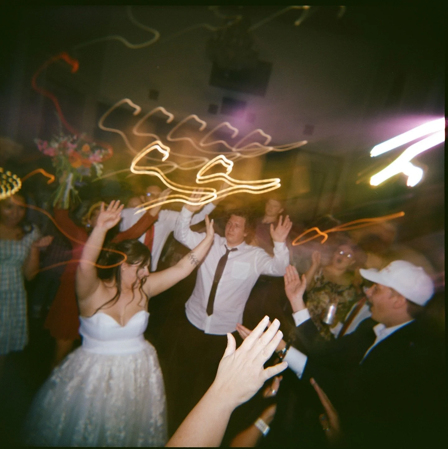An absolutely unforgettable reception with great music &amp; even better company 😎✨🪩🕺

All shot on film 🎞️ 

#filmphotography #2026bride #weddingphotos #reception #holga120 #weddingphotographer #texasweddingphotographer #destinationweddingphotogr