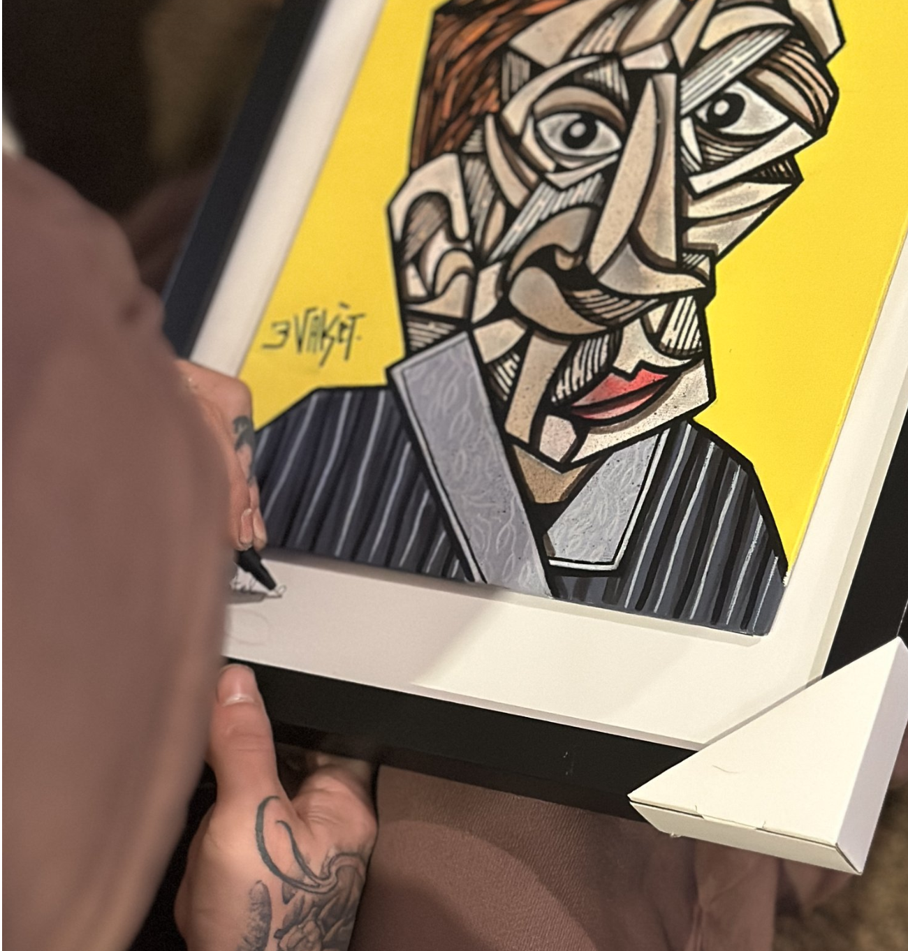 Les 365 sont un projet artistique consistant en la création de 365 petites œuvres, chacune mesurant 30x24 cm, réalisées sur des cartons entoilés tous numérotées.

Ce projet vise à capturer l'essence du quotidien. Chaque œuvre représente une pièce uni