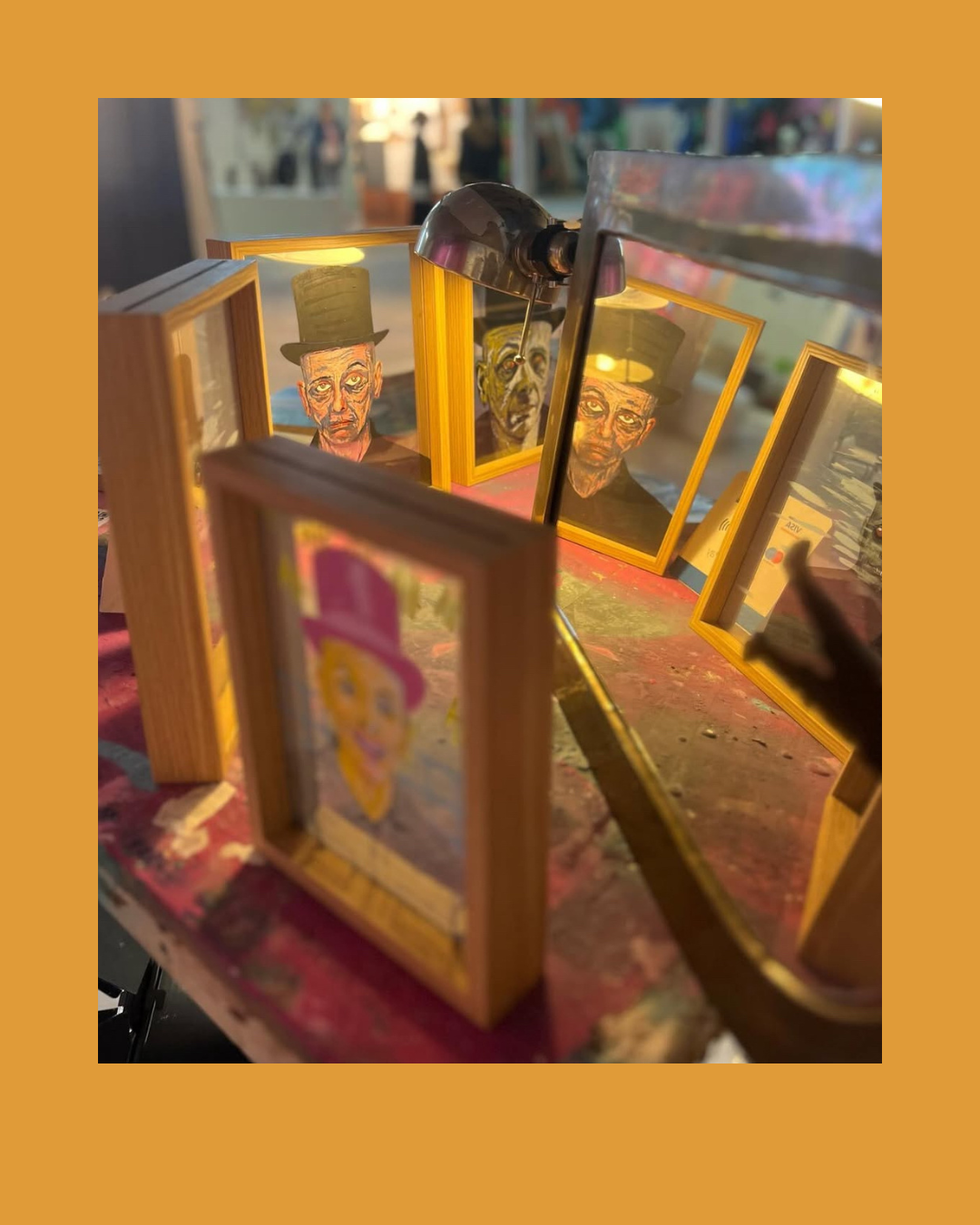 L’expo « Nos rêves de gosses » prend place dans un lieu atypique : une ancienne friche de 1.200 mètres carrés à Roubaix, un vaste espace qui offre aux artistes une toile vierge propice à l’expression artistique.