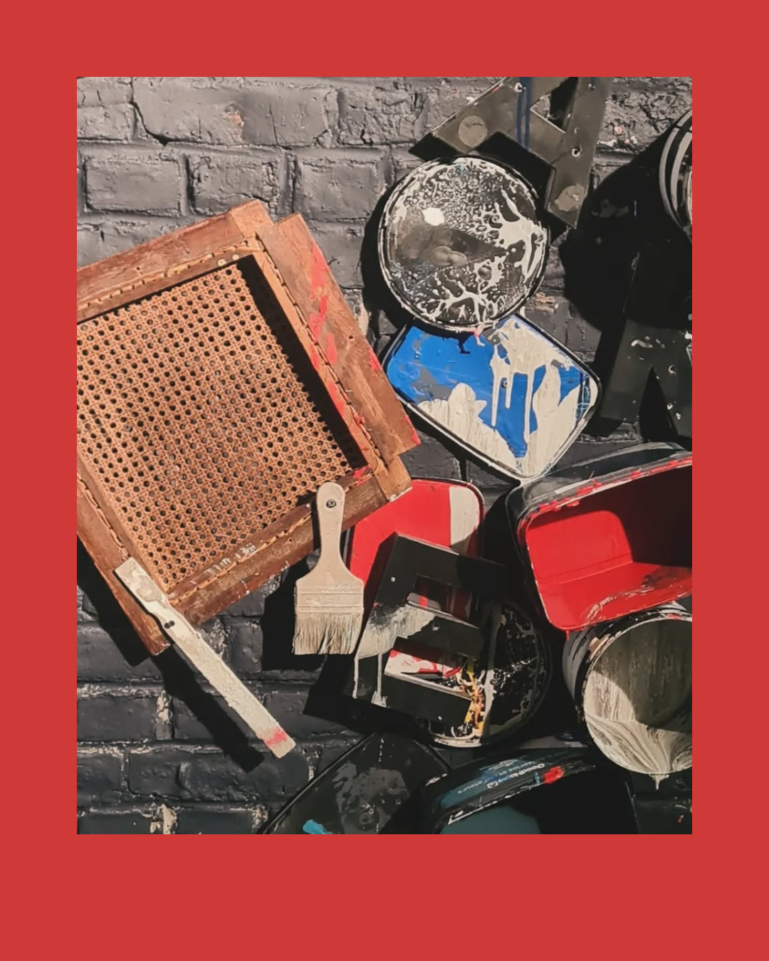 L’expo « Nos rêves de gosses » prend place dans un lieu atypique : une ancienne friche de 1.200 mètres carrés à Roubaix, un vaste espace qui offre aux artistes une toile vierge propice à l’expression artistique.