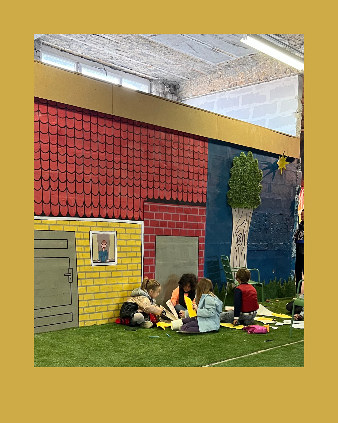 ’expo « Nos rêves de gosses » prend place dans un lieu atypique : une ancienne friche de 1.200 mètres carrés à Roubaix, un vaste espace qui offre aux artistes une toile vierge propice à l’expression artistique.