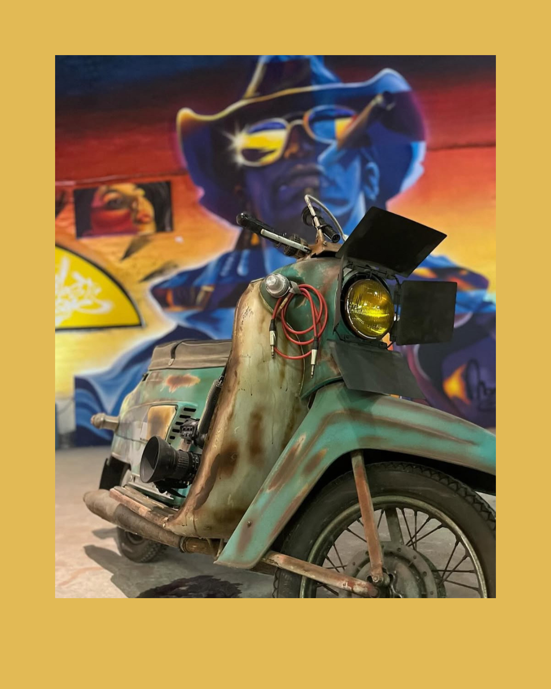 L’expo « Nos rêves de gosses » prend place dans un lieu atypique : une ancienne friche de 1.200 mètres carrés à Roubaix, un vaste espace qui offre aux artistes une toile vierge propice à l’expression artistique.